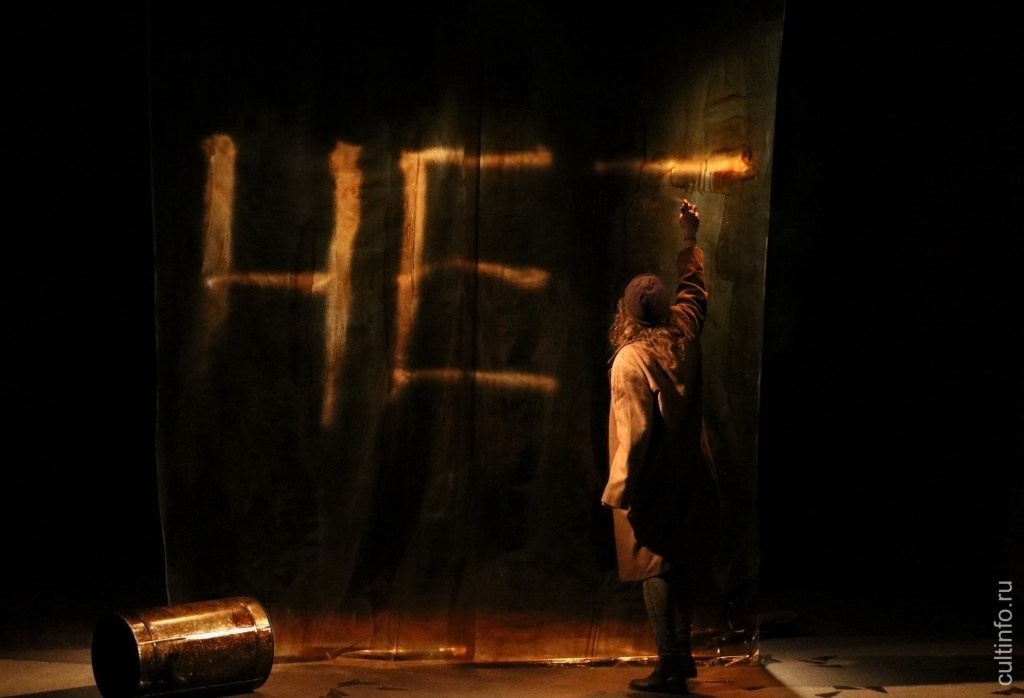 Спектакль «Неточка» Вологодского Камерного драматического театра на фестивале «МОНОfest» в Перми. Журнал о самом особенном. Пермь и Пермский край