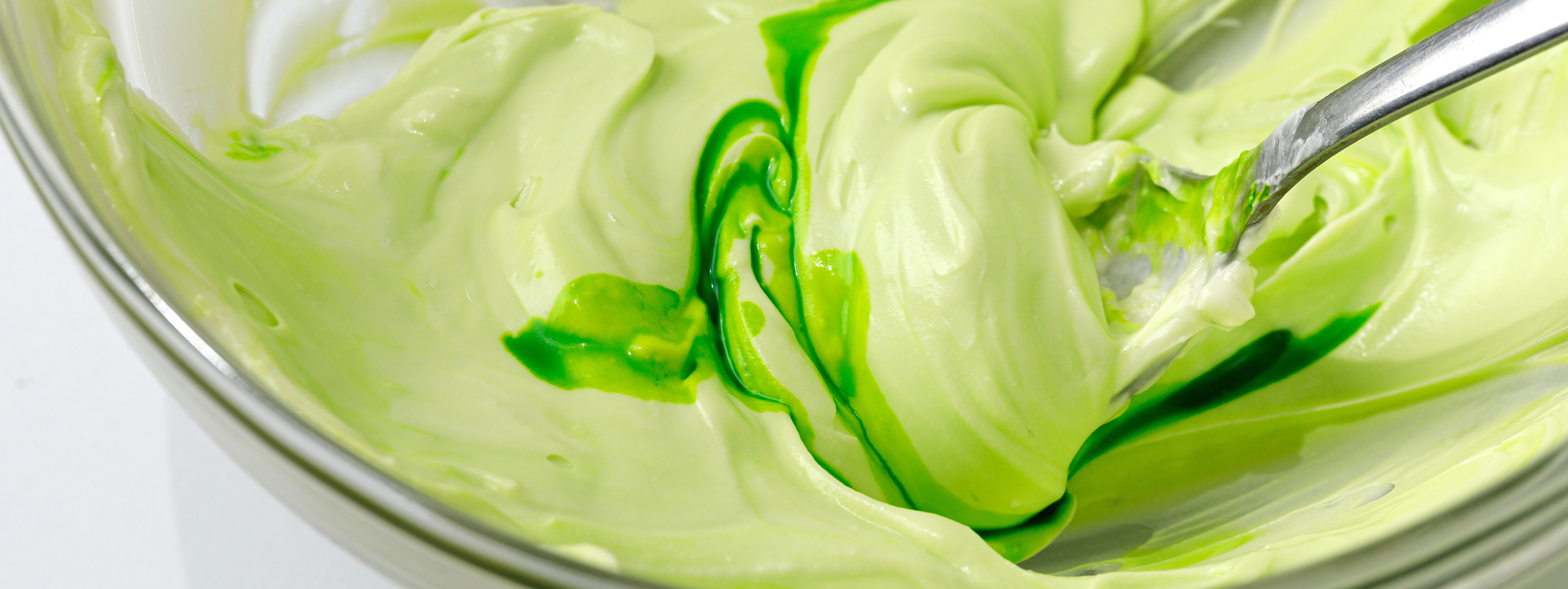 Отсадить заварное тесто на коврик