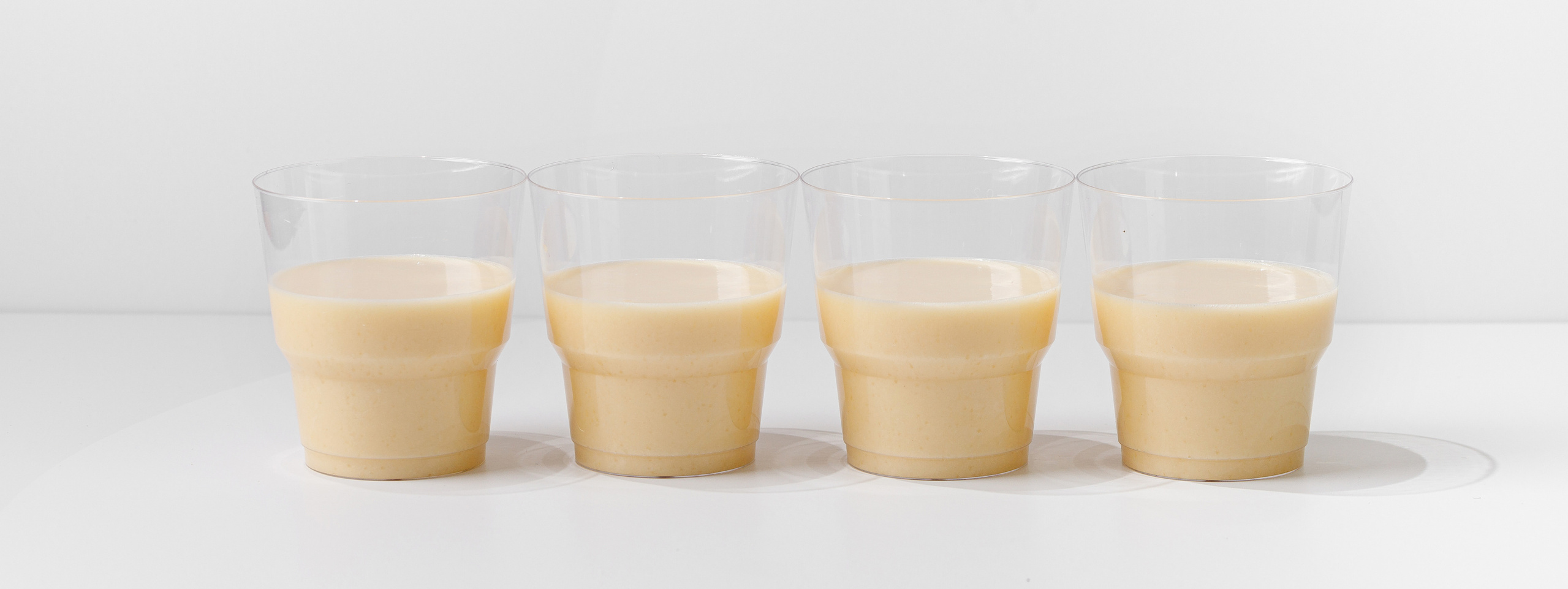 Отсадить заварное тесто на коврик