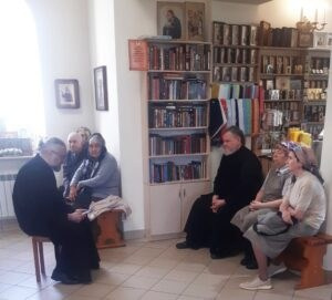 В храме трех святителей прошла беседа об аскетическом опыте Иоанна Лествичника. Северное благочиние Саратовской епархии