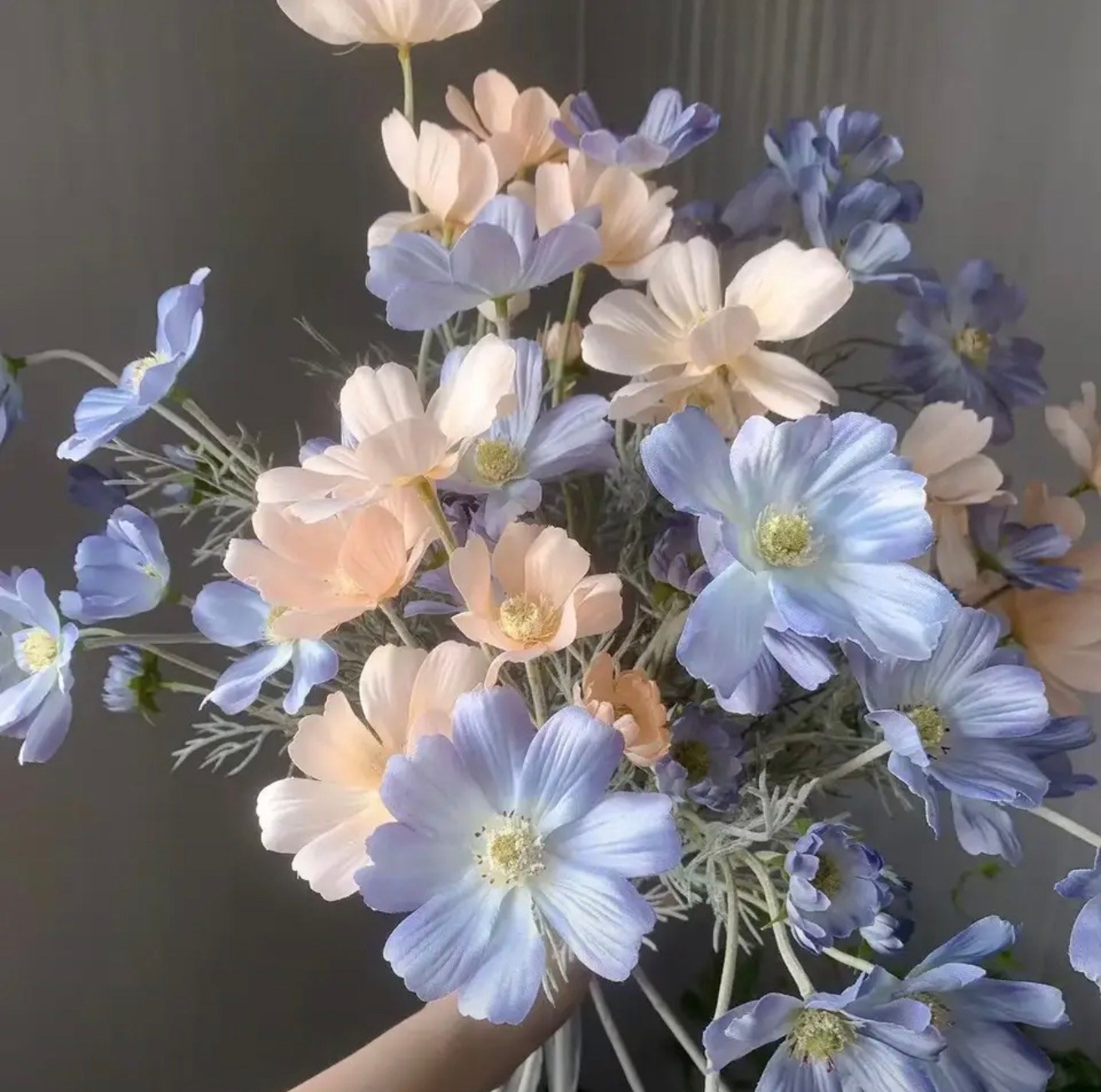 Искусственные цветы в студии. Фотостудия в Строгино