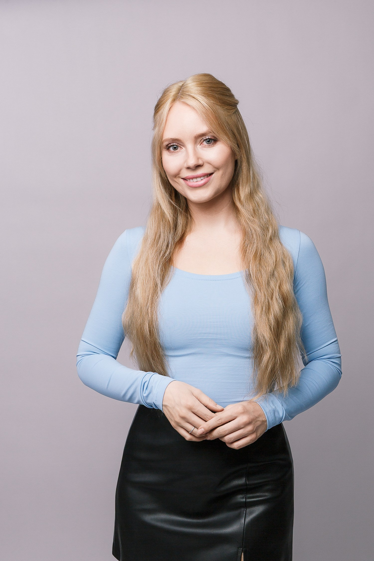 Студийная фотосессия в Санкт-Петербурге. Модельное портфолио. Портфолио для актёров. Студийный фотограф Сергей Пушкин. Индивидуальная фотосессия. Фото для брендов. Тесты для модели. Женский портрет. Фото для каталога в СПб. Заказать услуги профессионального фотографа. Обновить портфолио. 