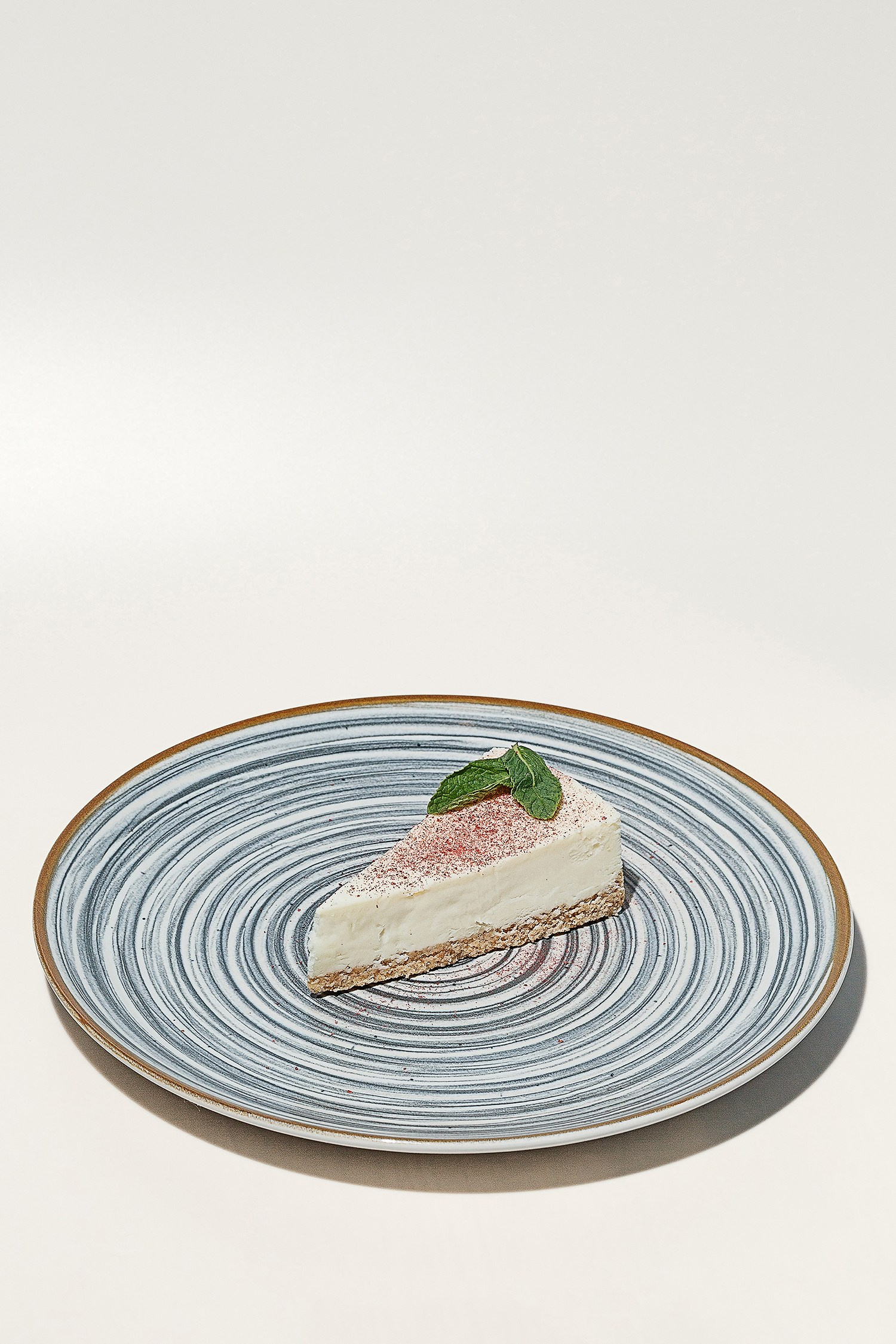 Профессиональная фуд-фотосъёмка для кафе и ресторанов в Санкт-Петербурге. Выездная фотосессия для меню на доставку. Предметный фуд-фотограф Сергей Пушкин. Фотосъёмка продуктов питания для общепита. Фотограф для столовой. Фото напитков и блюд на вынос.