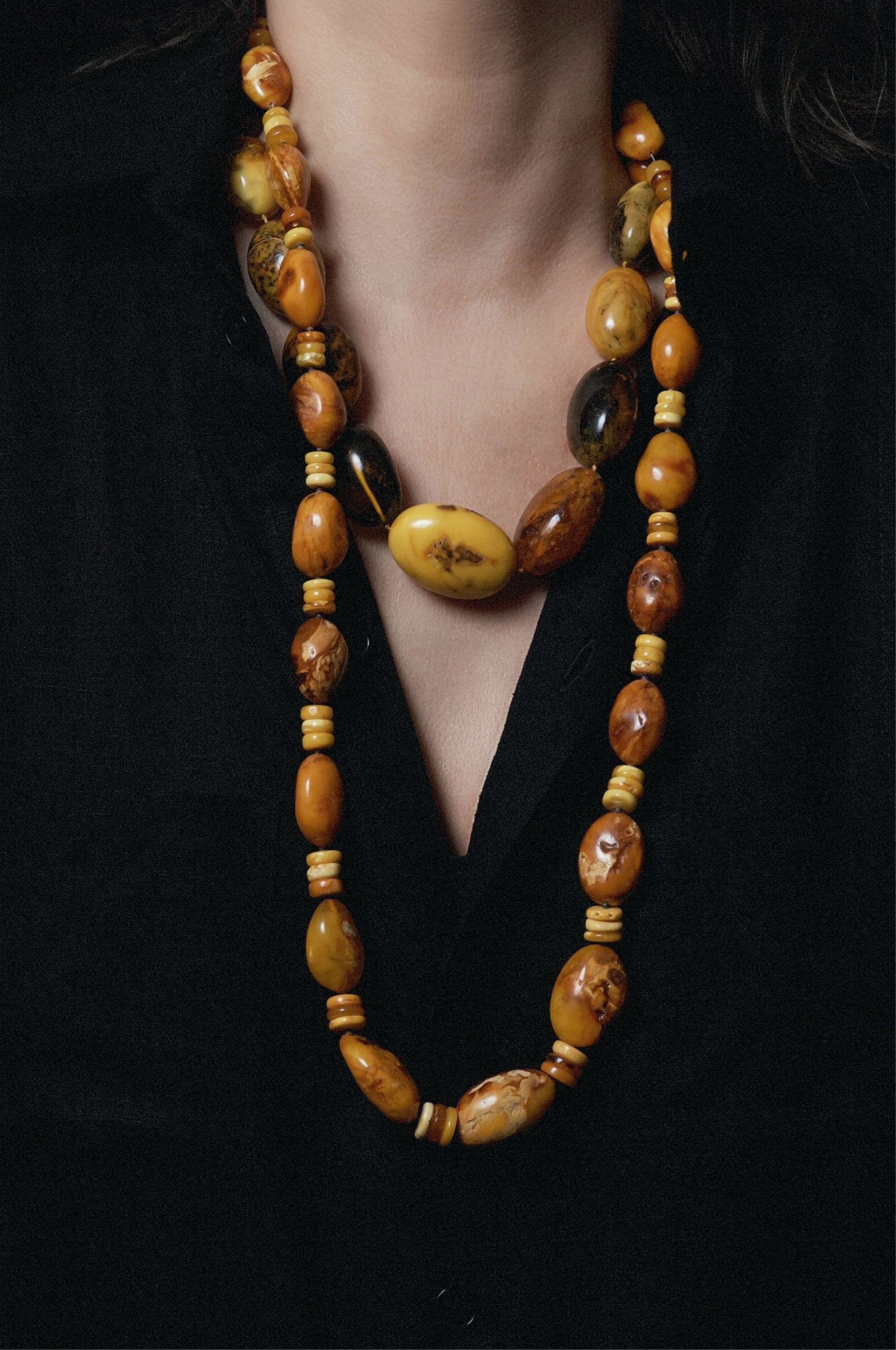 Уникальный янтарь Балтики в коллекции AMBER от Eugenika Jewels: тепло времени, застывшее в украшениях. EUGENIKA JEWELS — Идеальные украшения для избранных