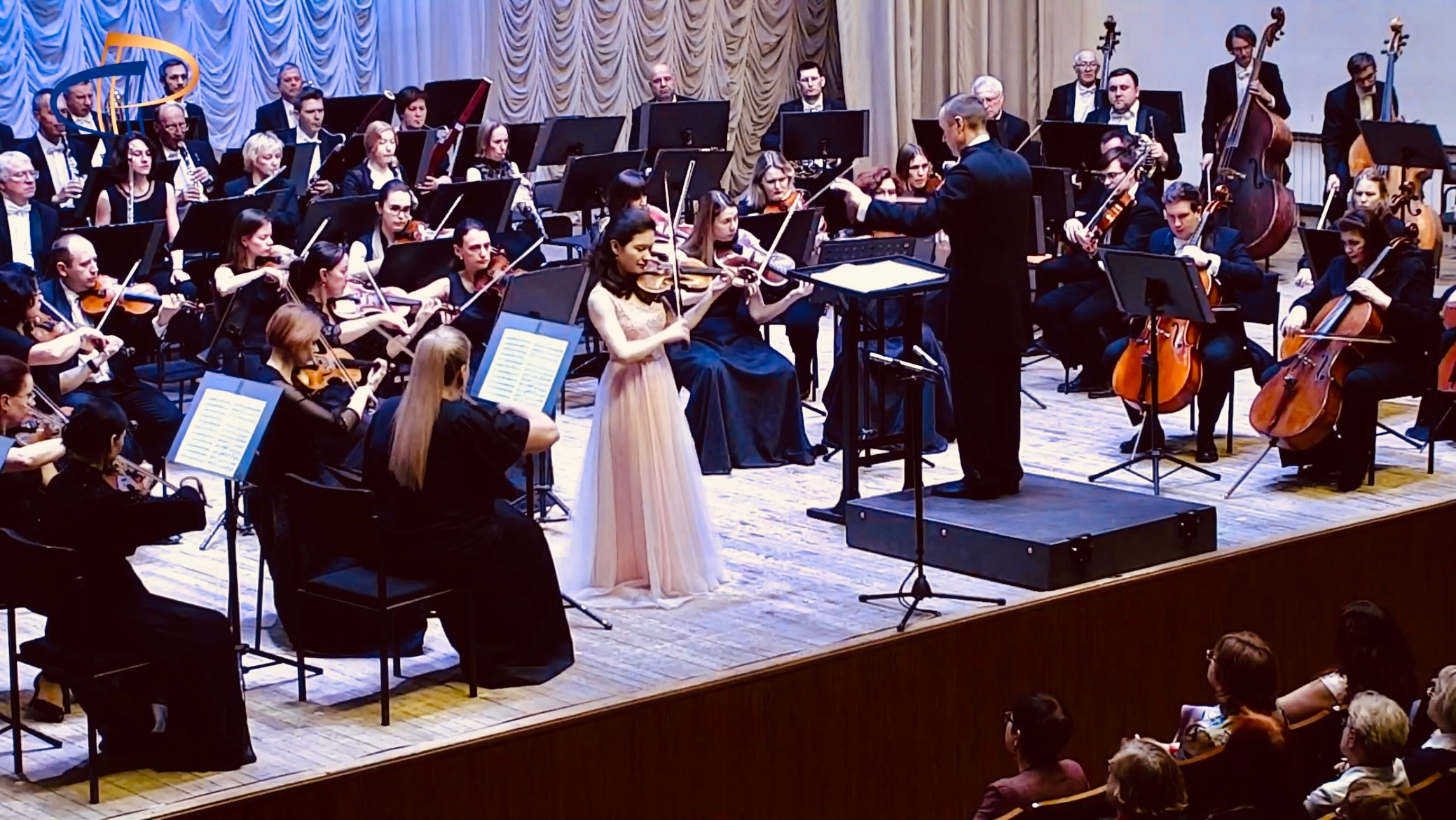 События и анонсы. Скрипачка Анна Савкина