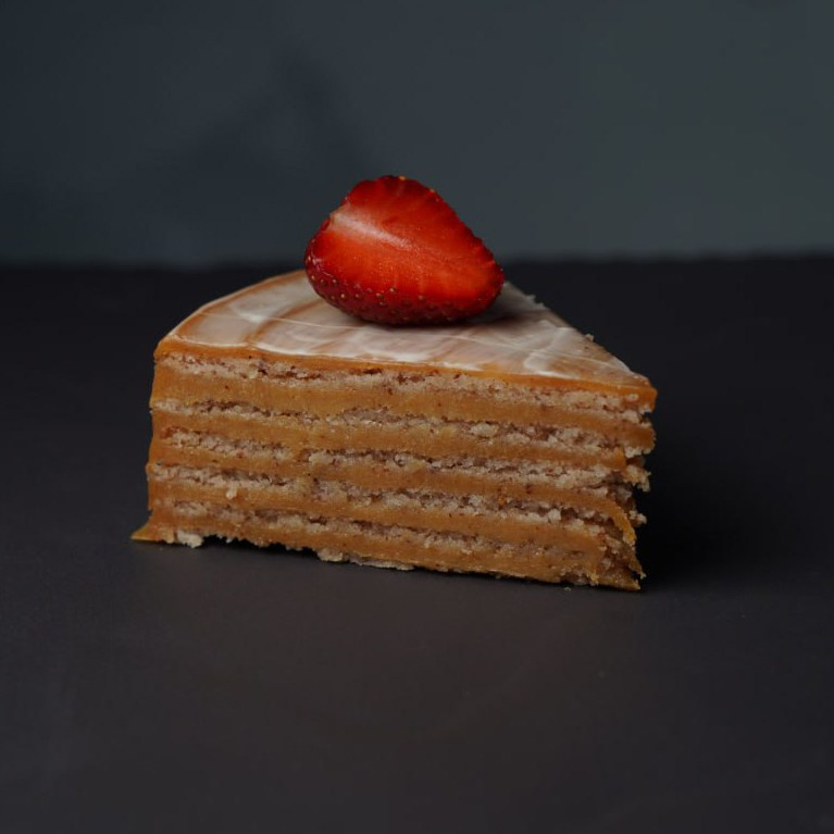 Наполеон и медовик в Краснодаре с доставкой. Кондитер Наталья Ташматова