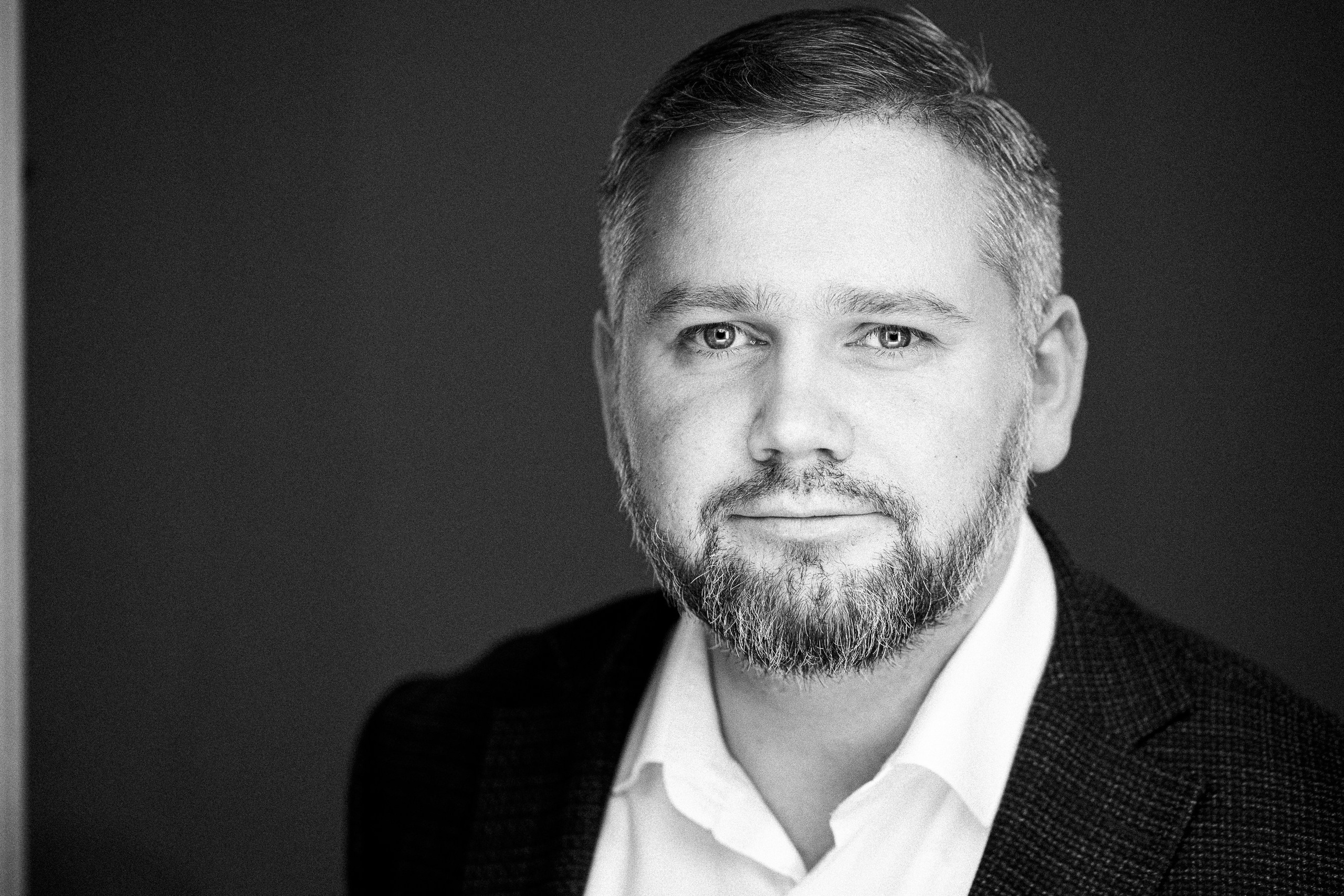 Авито. Бизнес-портрет | Хедшот-фотограф | Студия делового портрета в Москве