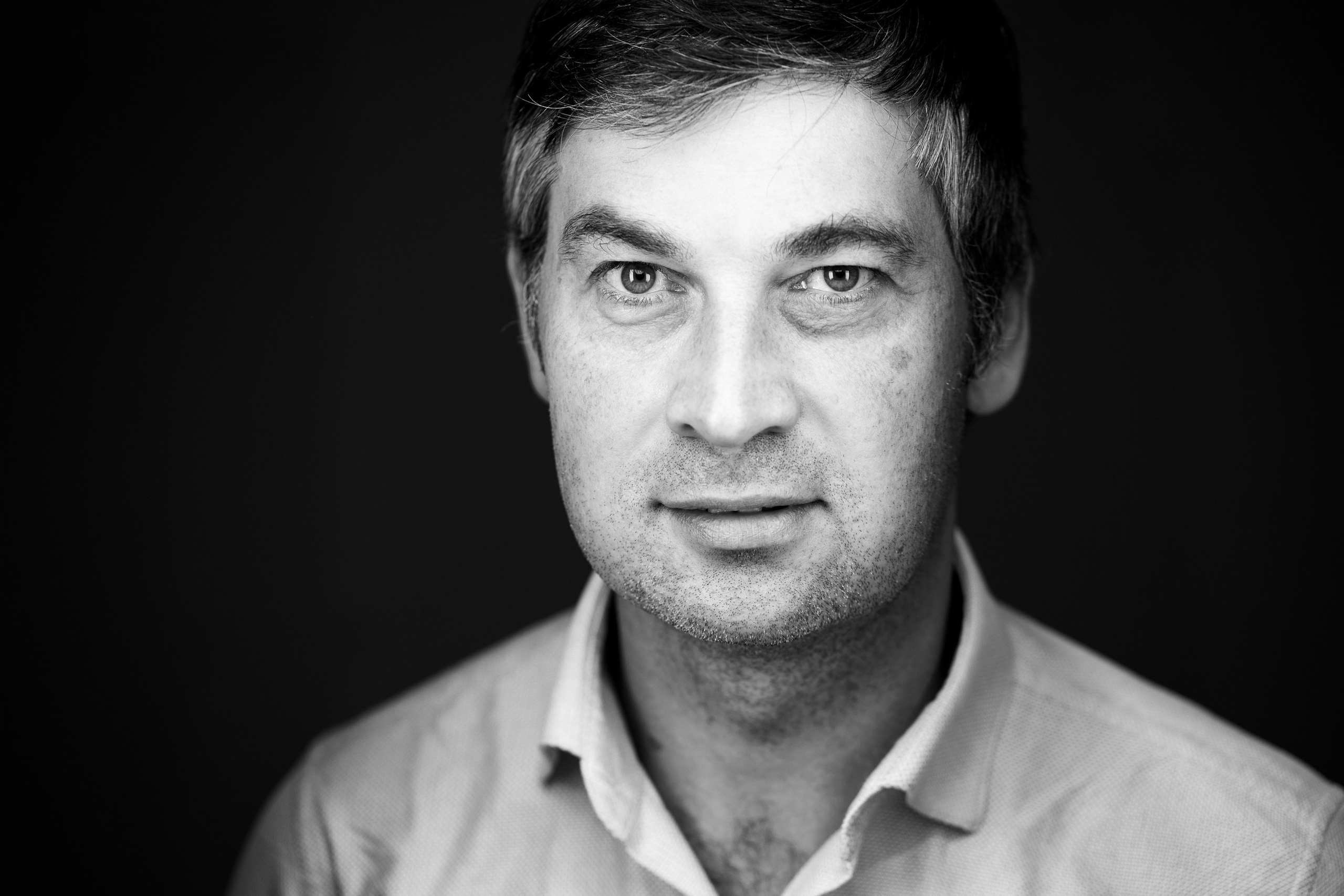 Авито. Бизнес-портрет | Хедшот-фотограф | Студия делового портрета в Москве