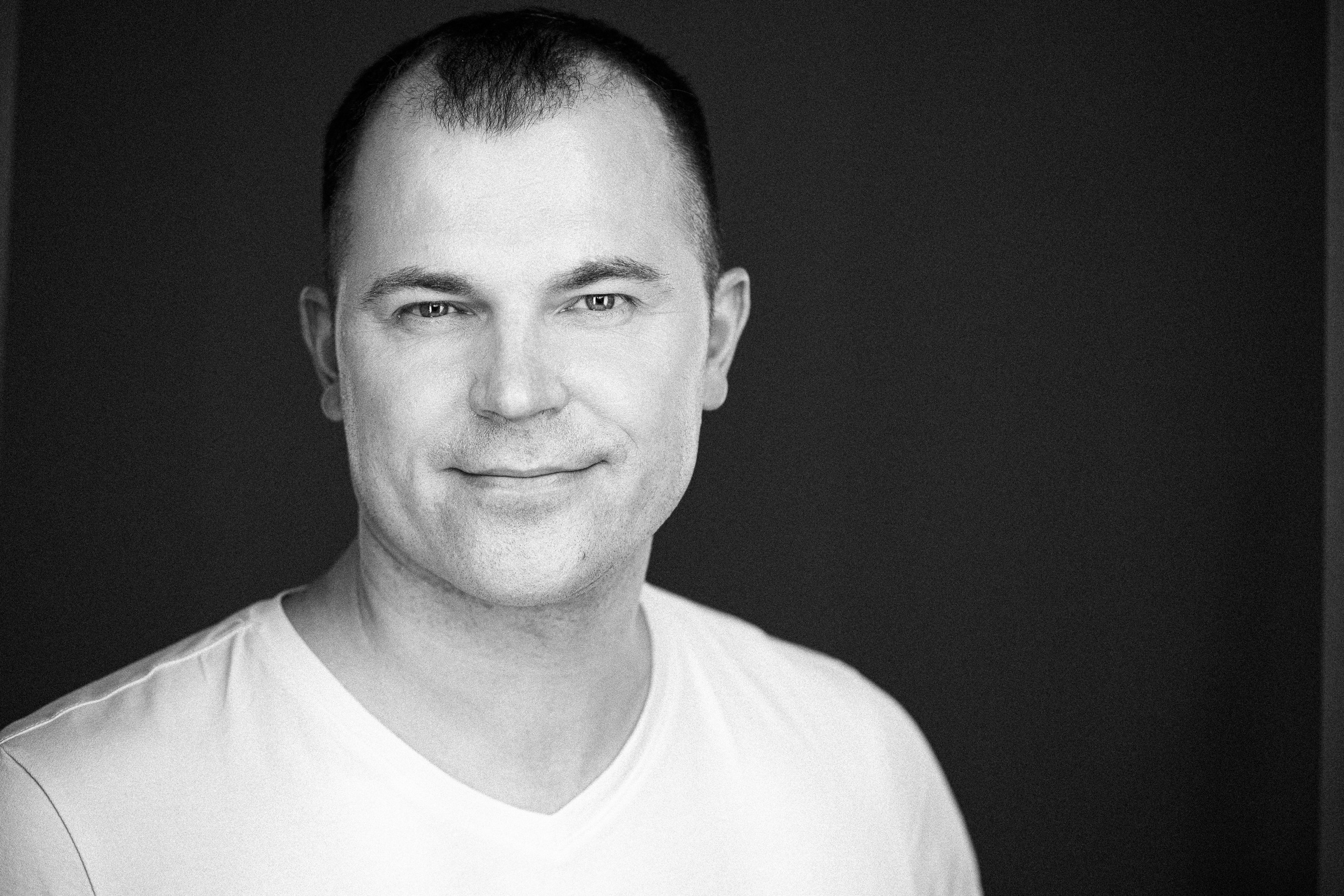 Авито. Бизнес-портрет | Хедшот-фотограф | Студия делового портрета в Москве