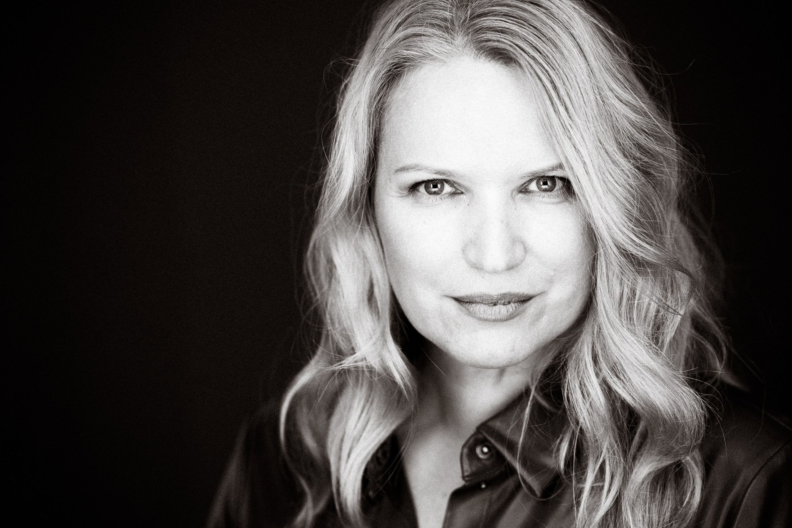 Авито. Бизнес-портрет | Хедшот-фотограф | Студия делового портрета в Москве