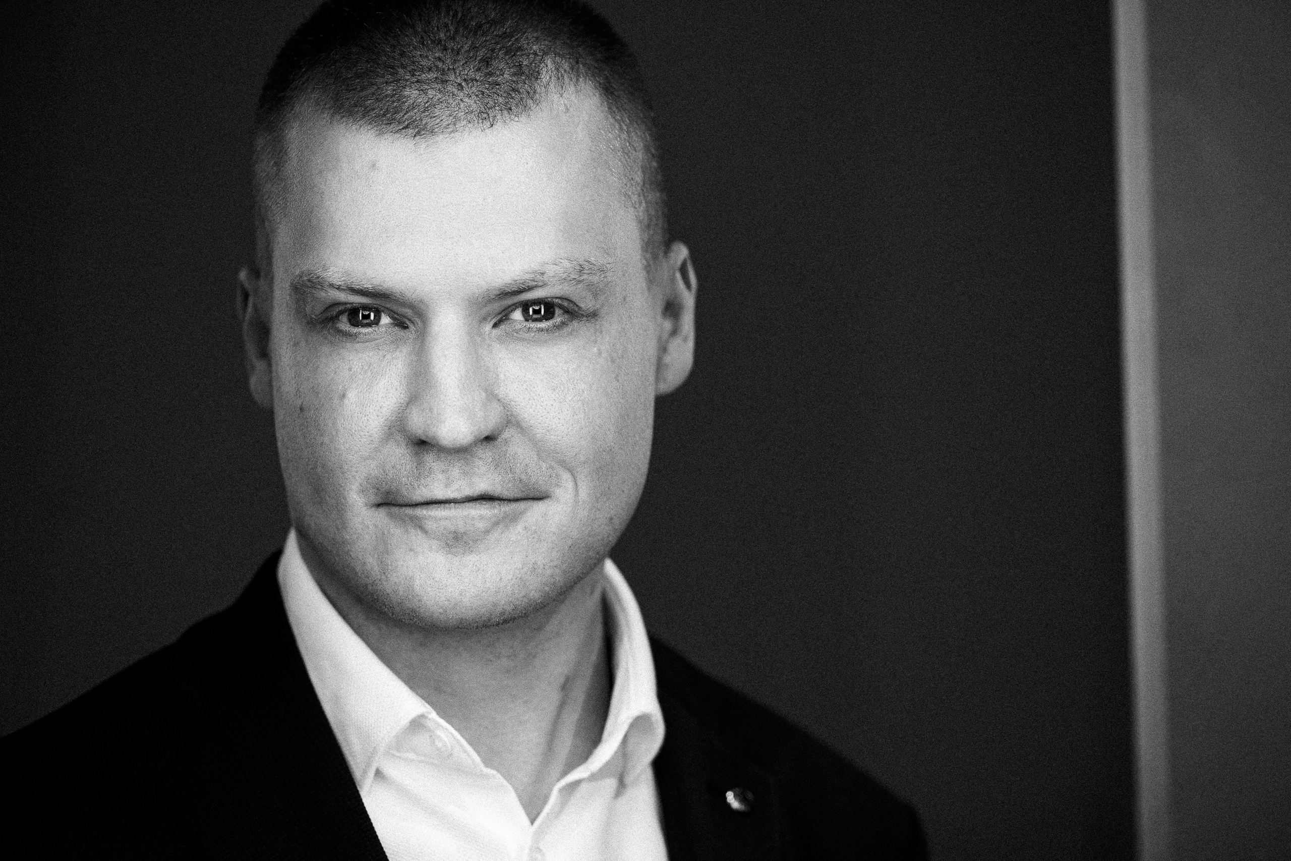 Авито. Бизнес-портрет | Хедшот-фотограф | Студия делового портрета в Москве