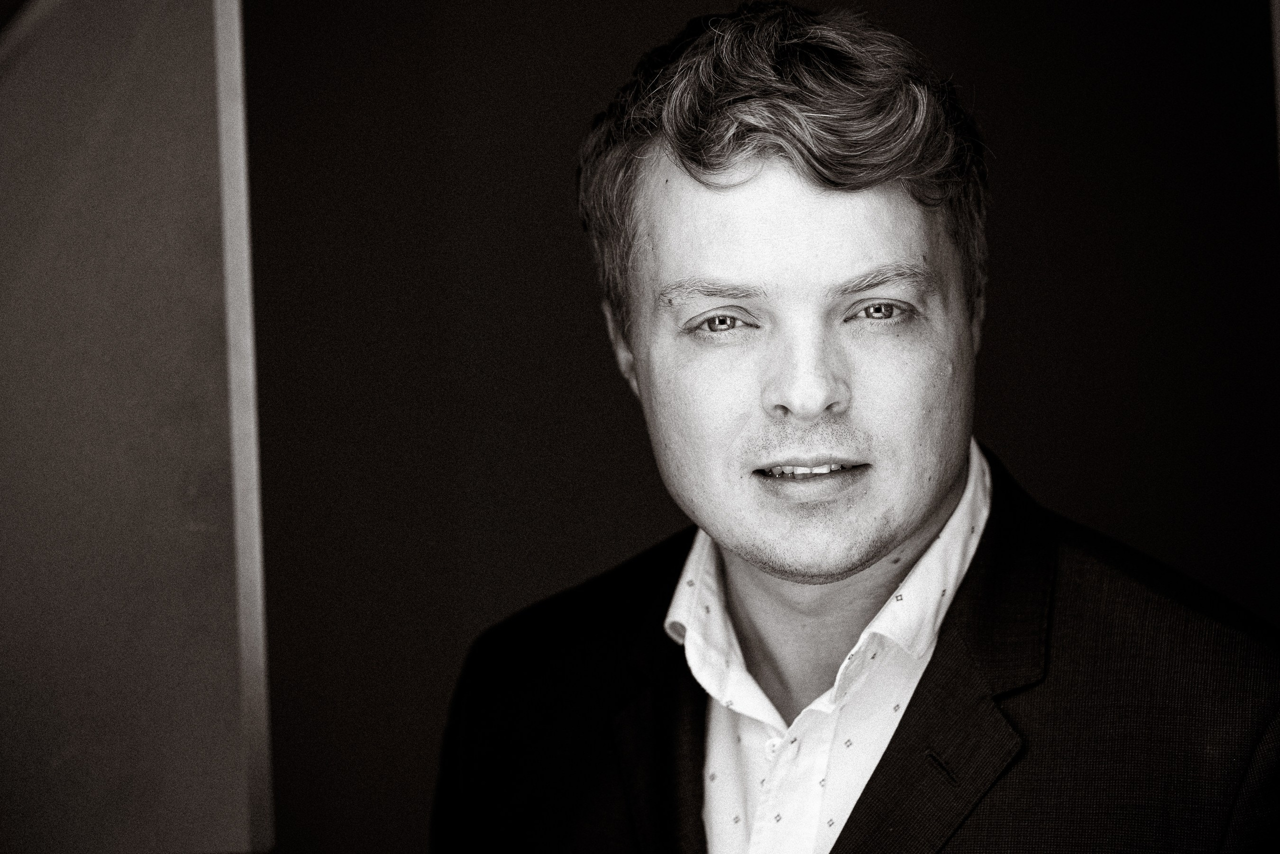 Авито. Бизнес-портрет | Хедшот-фотограф | Студия делового портрета в Москве