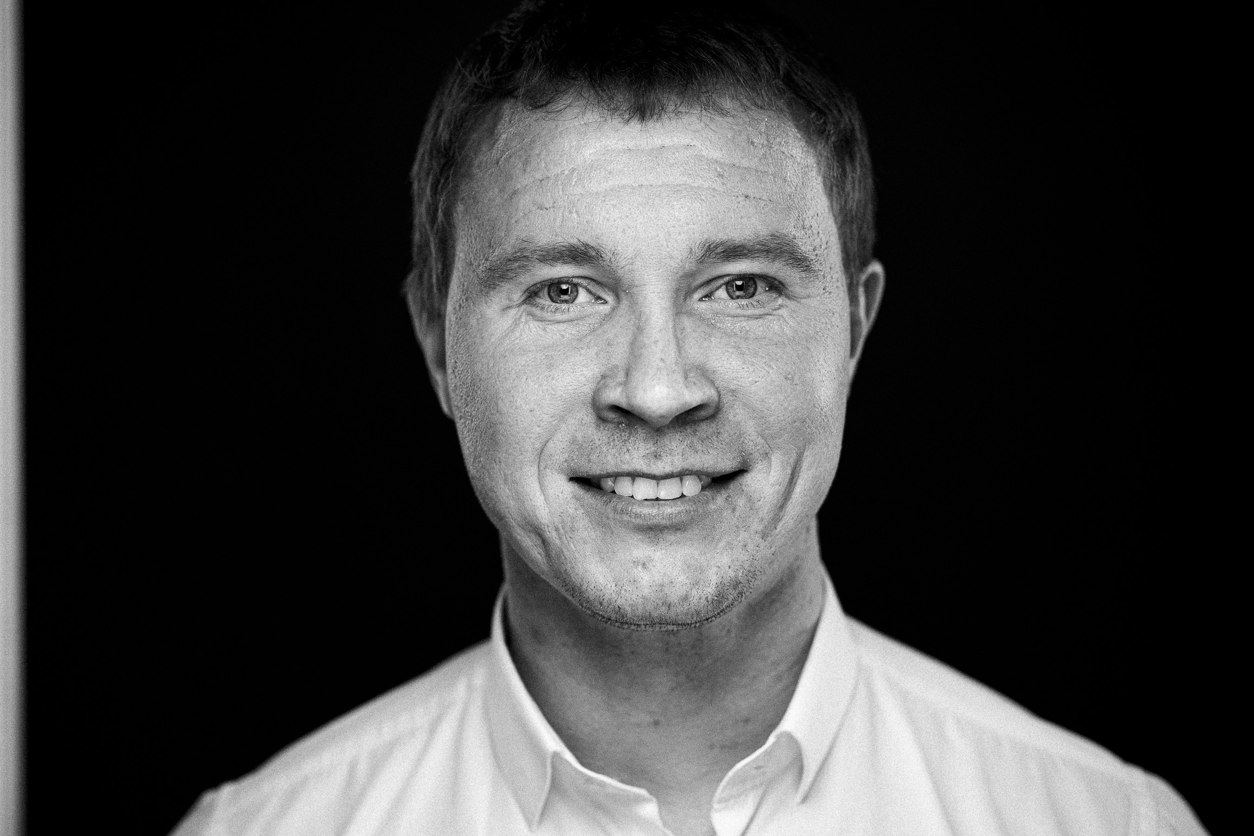 Авито. Бизнес-портрет | Хедшот-фотограф | Студия делового портрета в Москве