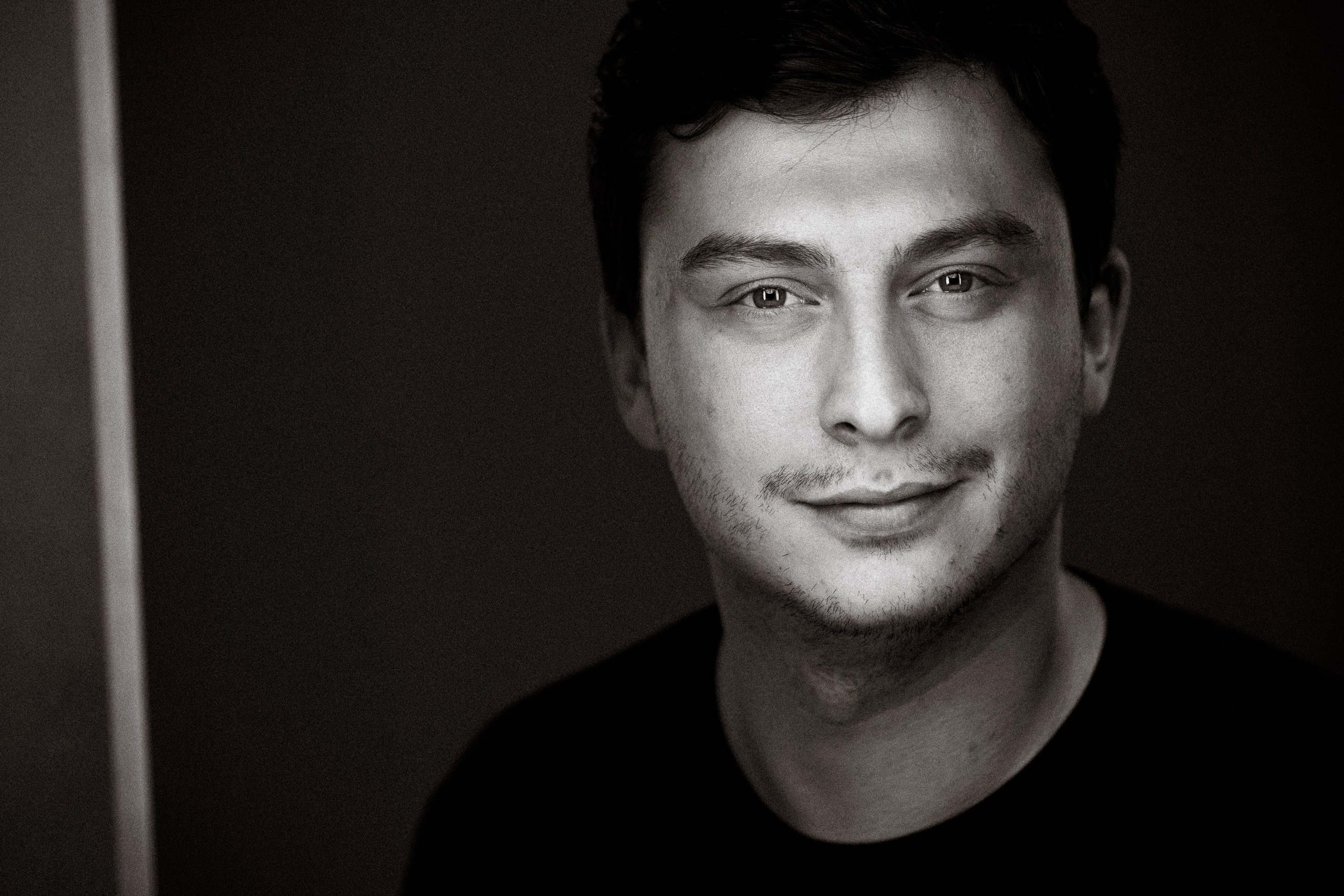 Авито. Бизнес-портрет | Хедшот-фотограф | Студия делового портрета в Москве