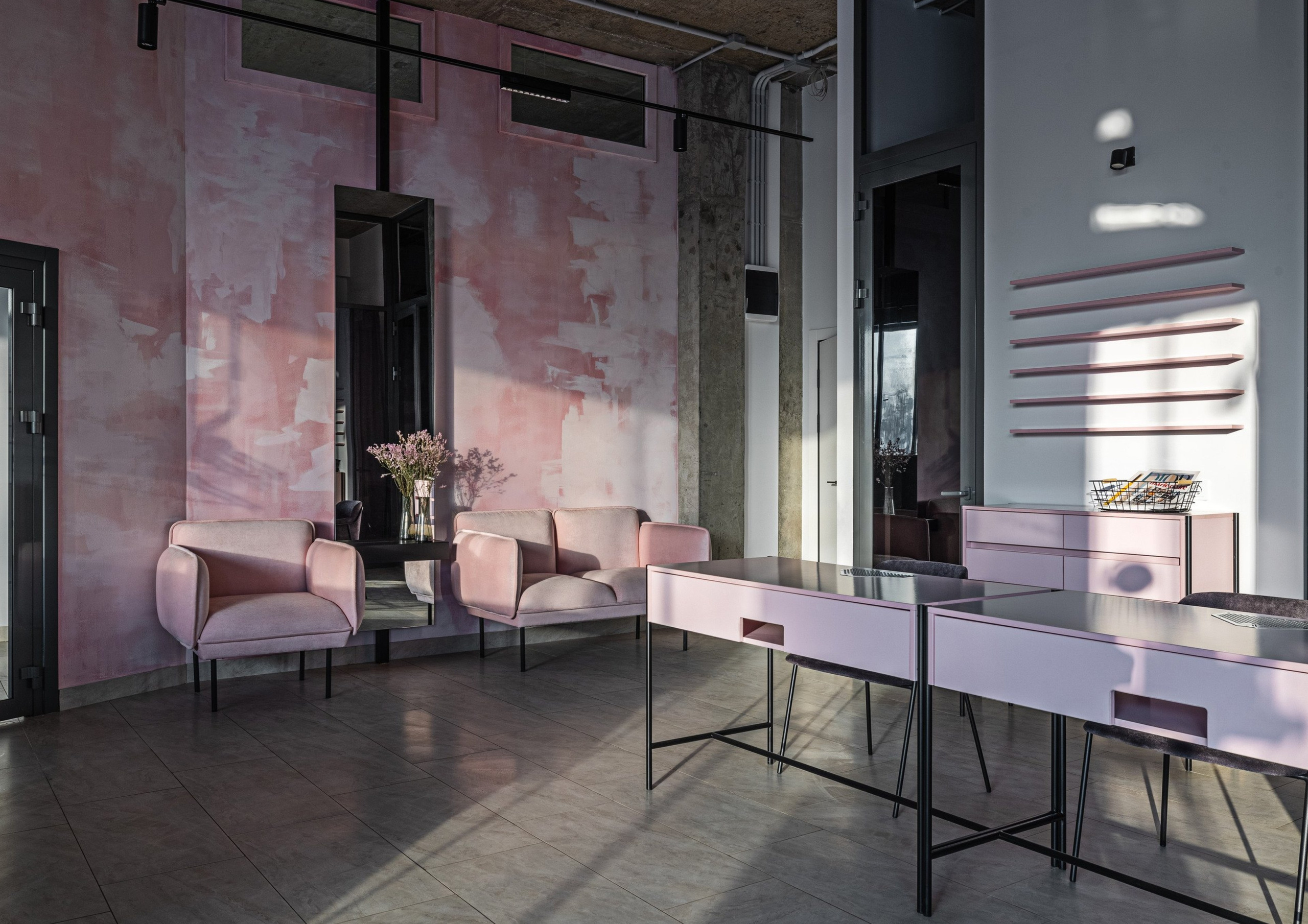 Елизавета Помялова - дизайнер интерьера. L. Deco интерьерный салон. Краски/обои/лепной декор