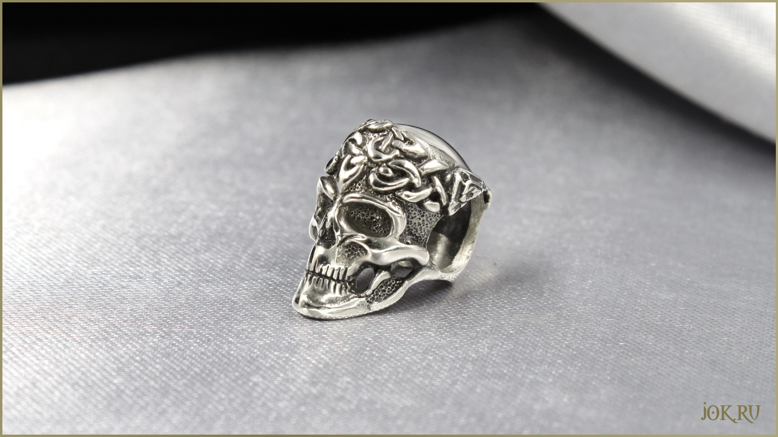 Шармы для браслетов бусины с черепом для паракорда в магазине Joker-studio. Высокого качества украшения из аргентана и бронзы. Продажа оптом и в розницу Joker-studio