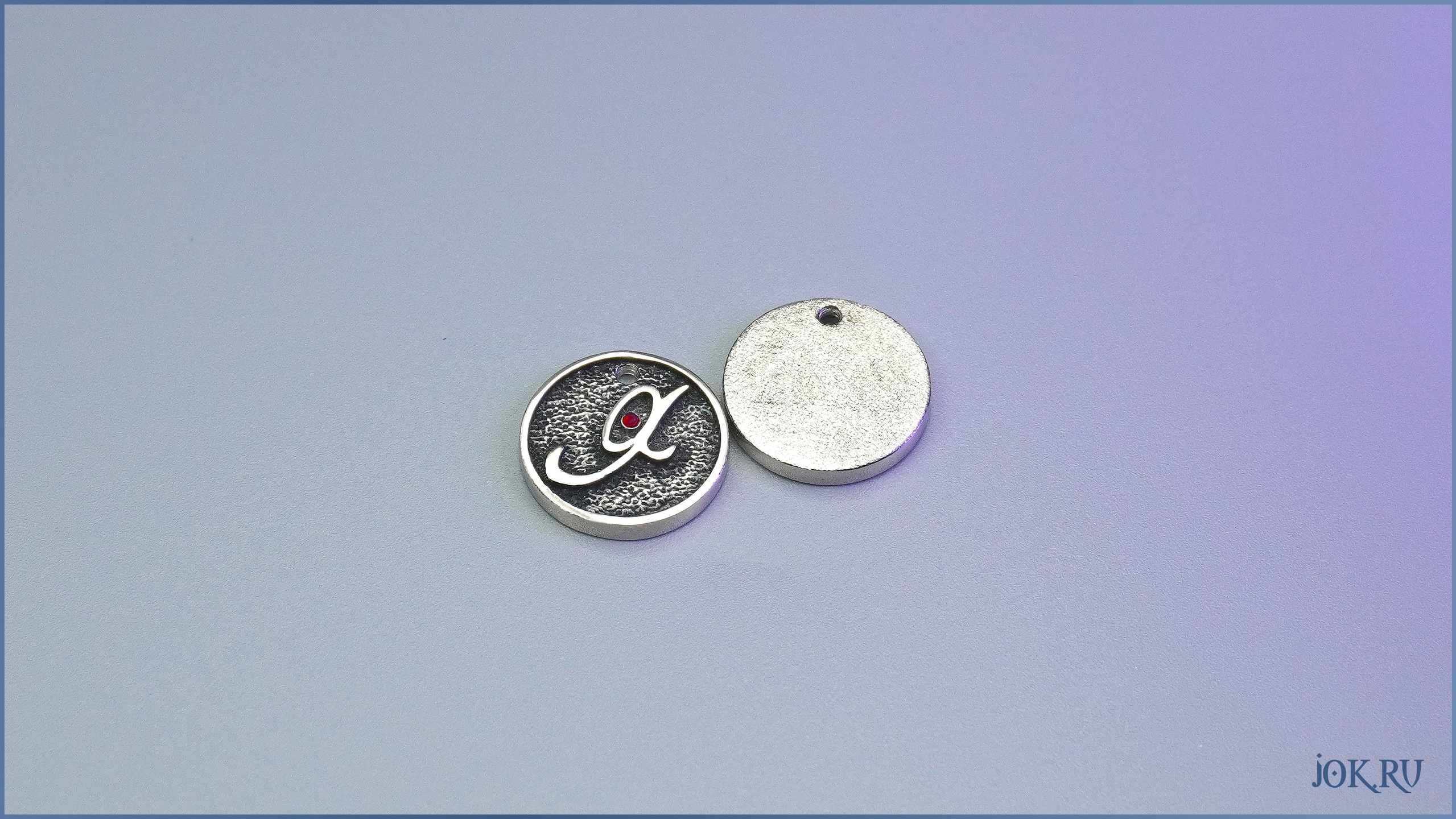 Изготовление подвесок на заказ из металла с буквами для брендов