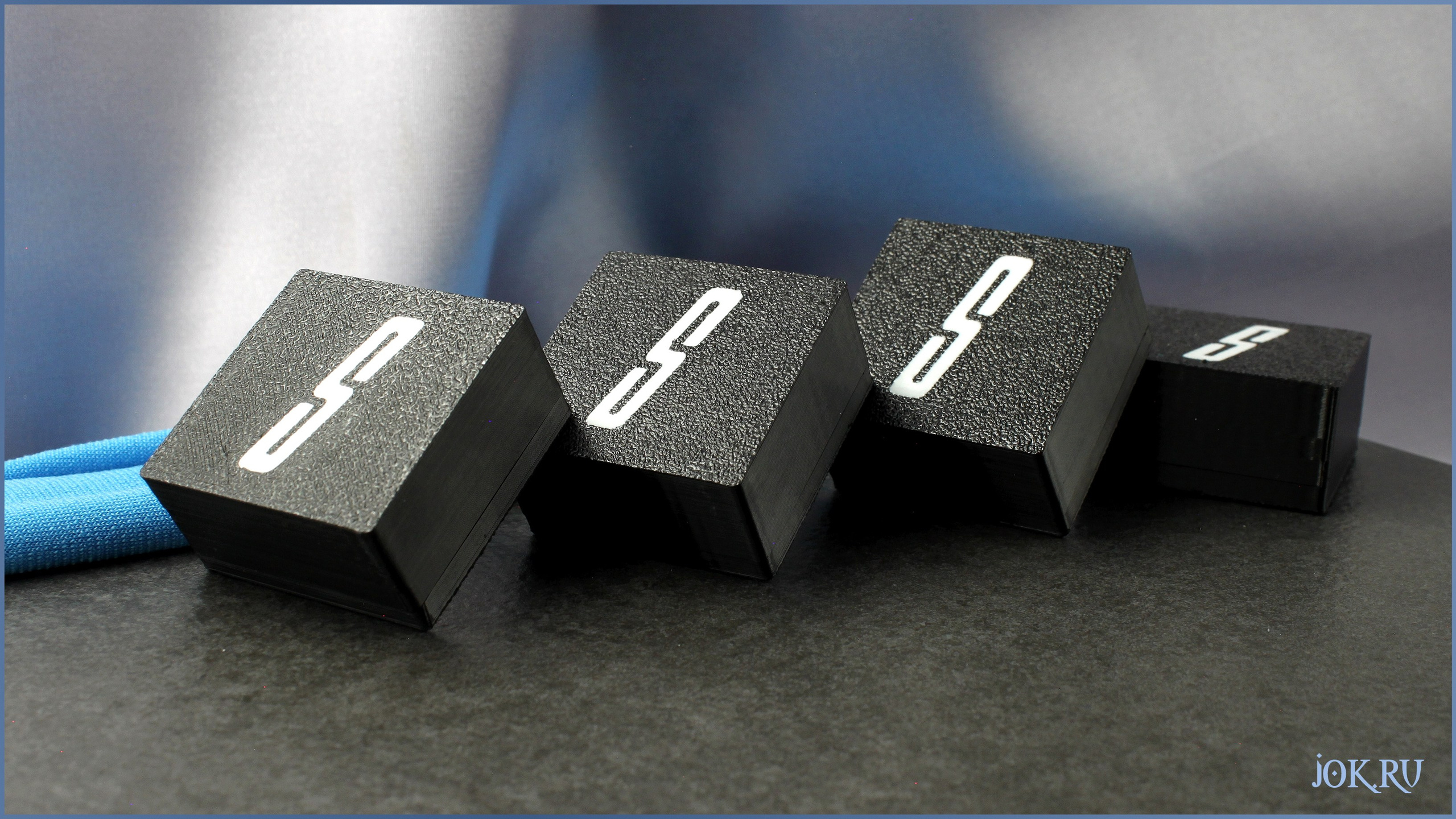 Производим дизайнерскую упаковку для брендовых украшений в Joker-Studio