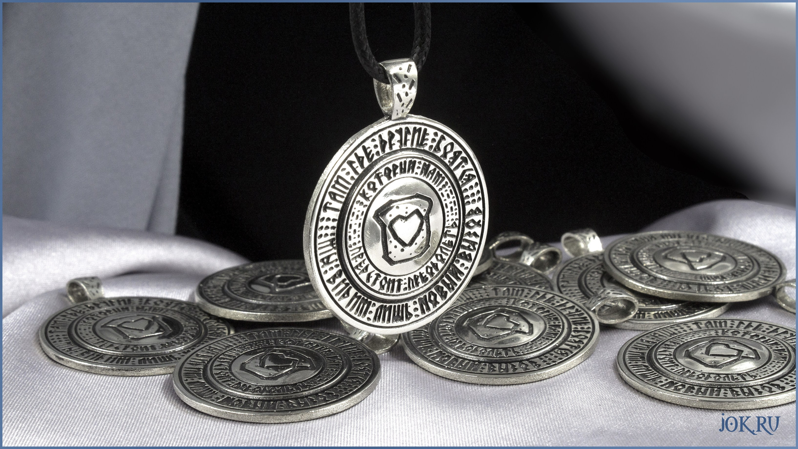 Металлические подвески с буквами, изготовленные по индивидуальному дизайну