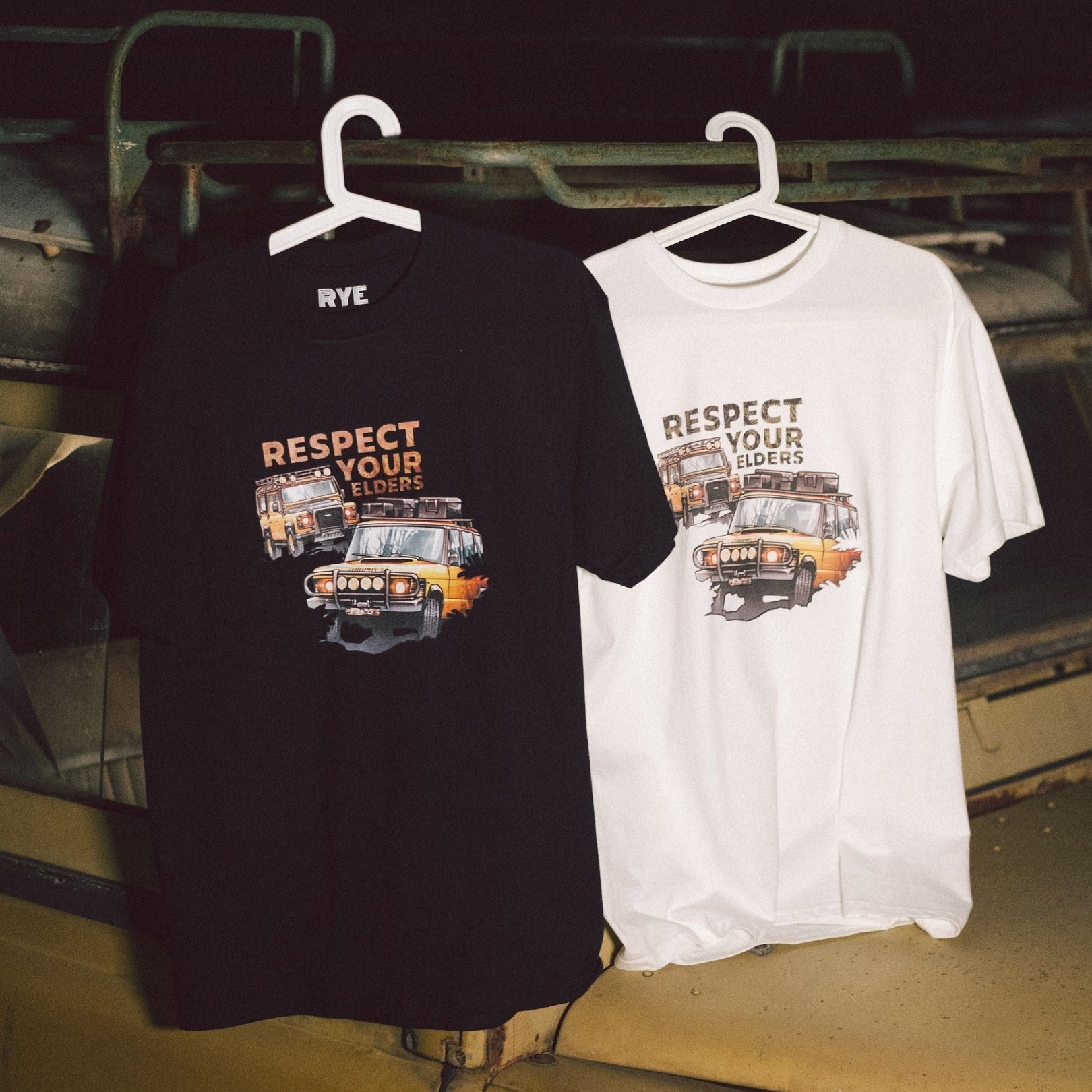 Одежда с изображением автомобилей. Автомобильный фотограф Антон Цырулев