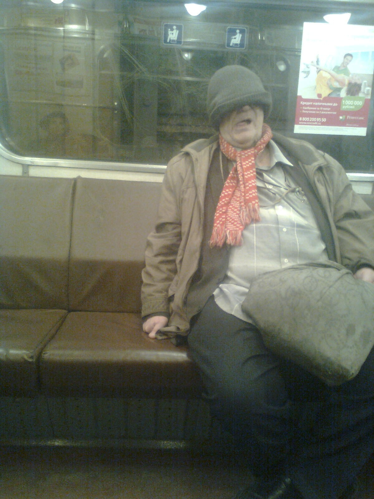 Питерское метро. Художник. Фотограф