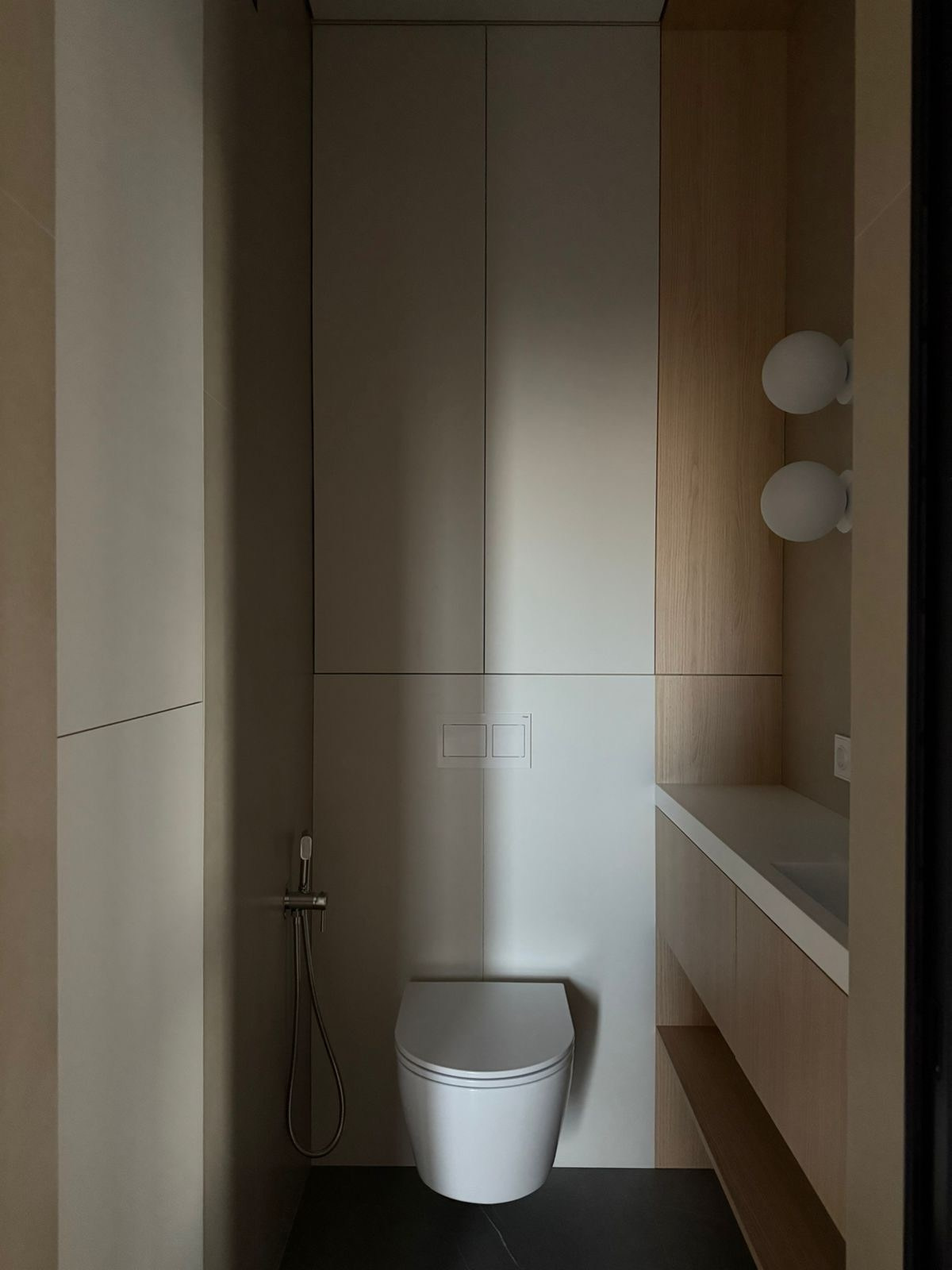 ЖК Екатерининский парк. Дизайн студия, занимаемся разработкой Дизайн проектов, реализацией проектов под ключ. Мы находимся в городе Екатеринбург. Зовут Рената