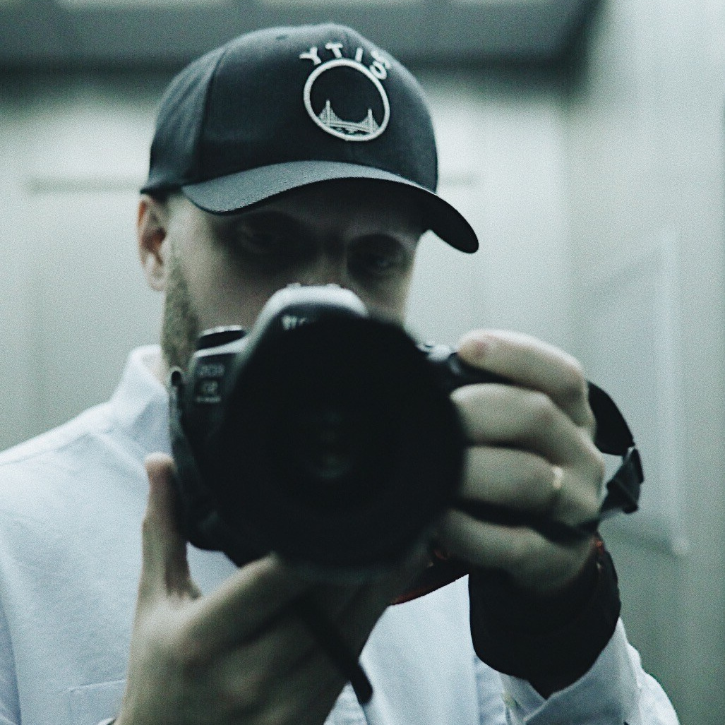 Фотограф Виталий Кривцов vitalypht. Репортажный, event, концертный и backstage фотограф из Москвы Виталий Кривцов