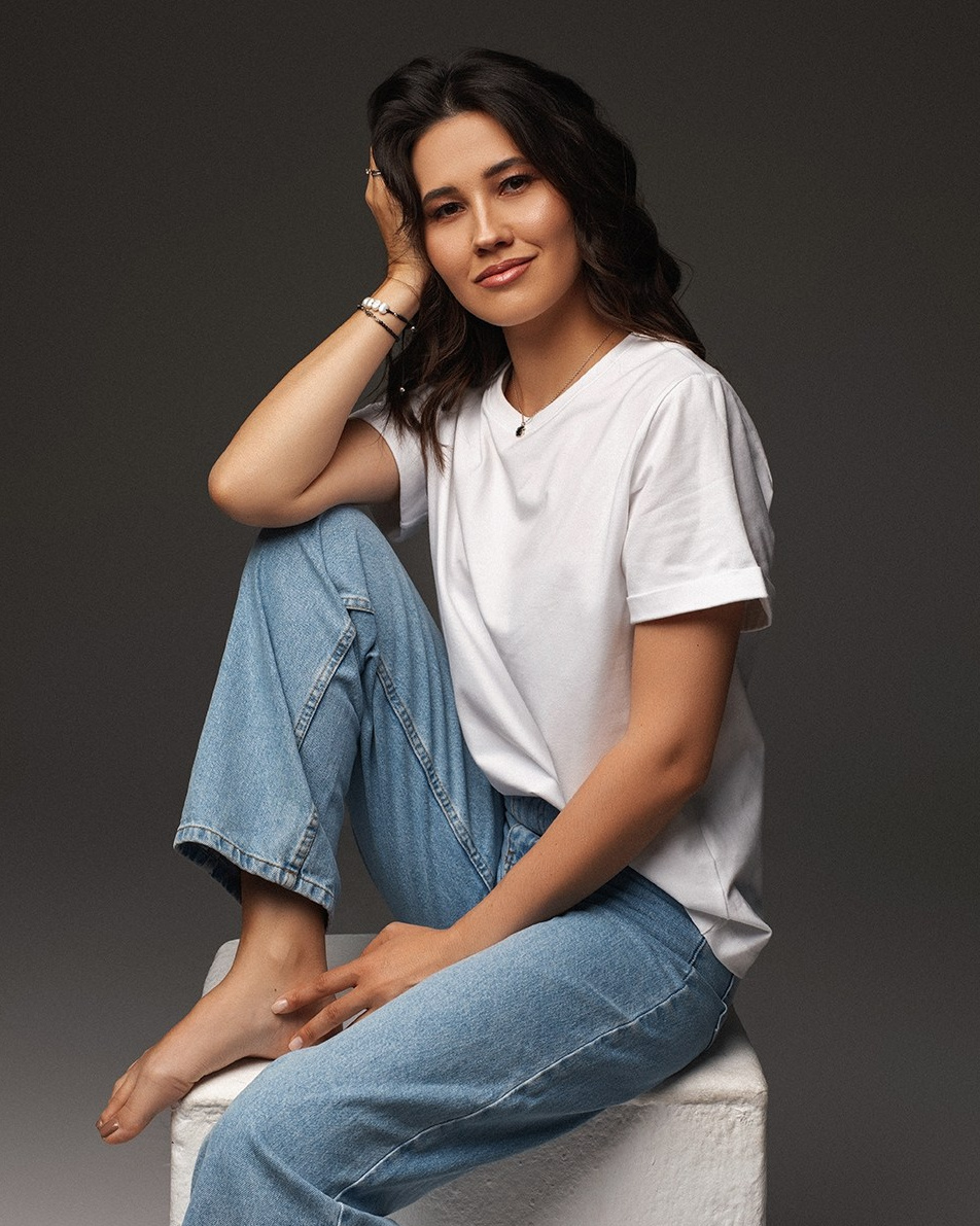 Фотограф в Москве Ирина Нужная. Профессиональный фотограф, специализирующийся на съемке беременности, женских и мужских портретов в стиле минимализм в Москве. Готовые образы. Помощь визажиста и&nbsp;стилиста. Фотосессия в&nbsp;стиле минимализм. Фотосессии в&nbsp;студиях Москвы с&nbsp;циклорамой. Проработка образов и позирования для фотосессии.