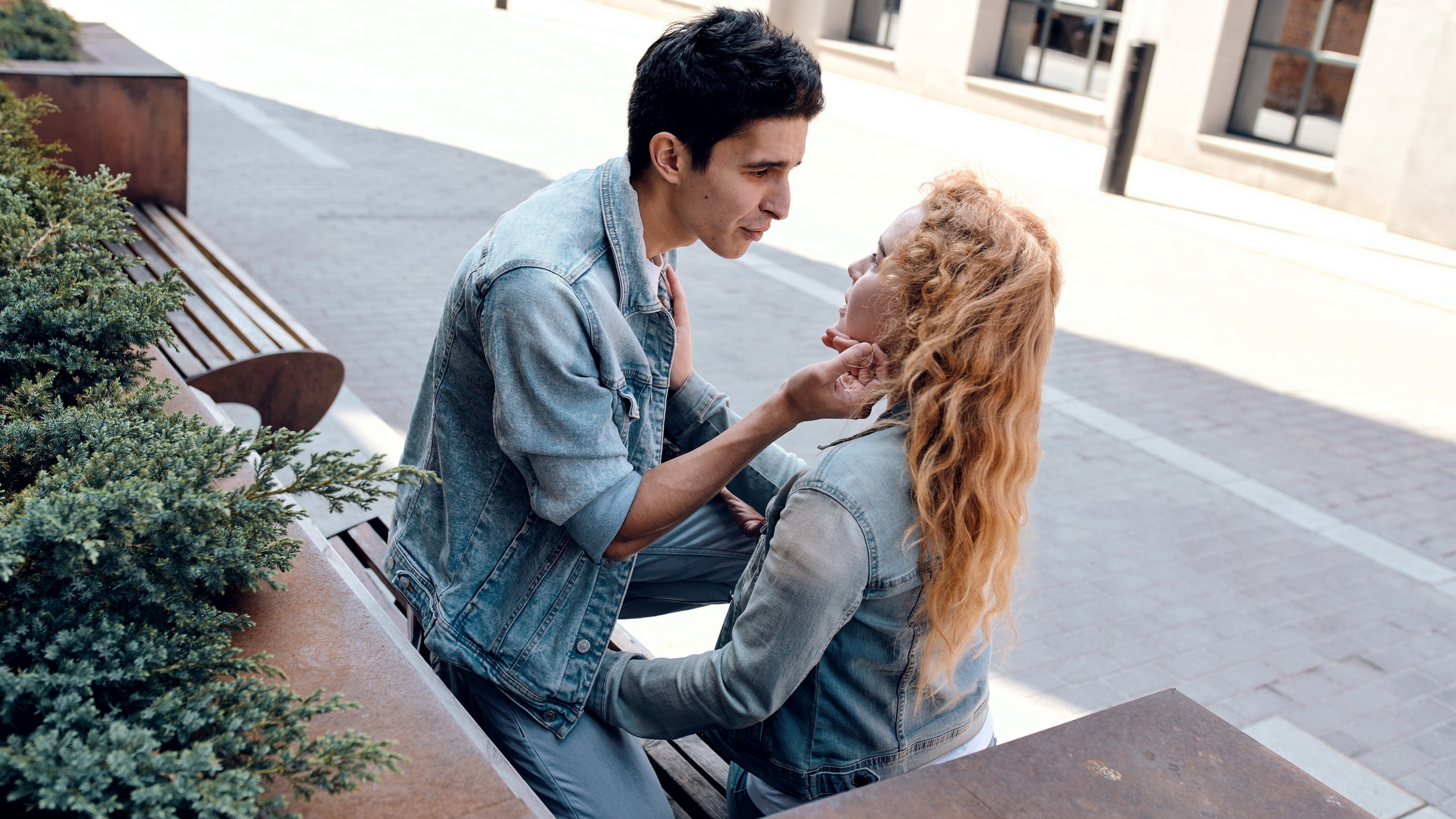 Москва, станция Курская, завод Арма. Каталожный предметный фотограф