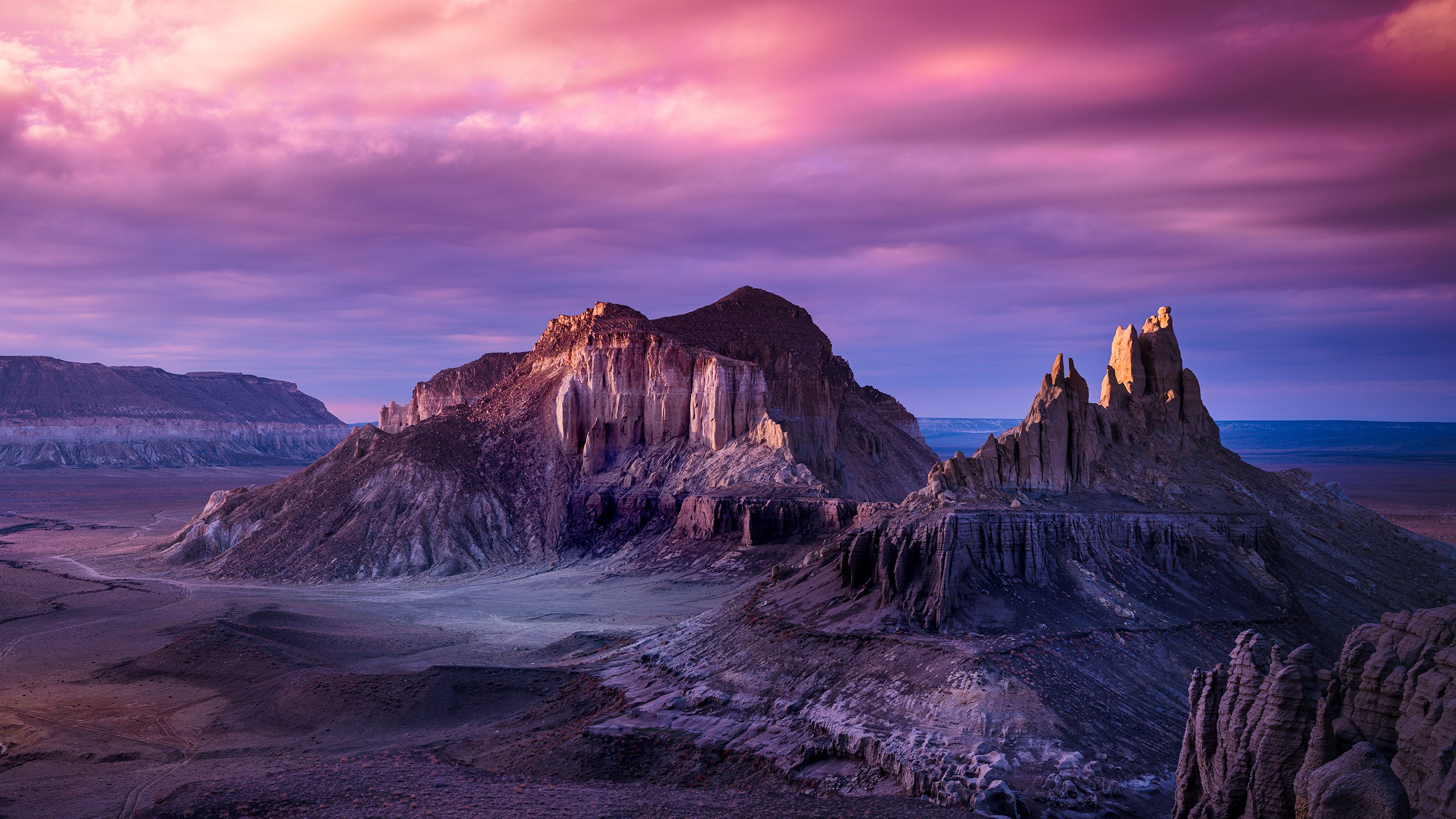 SKYLINE ART SPACE. Картины о красоте, культурных ценностях и традициях Казахстана