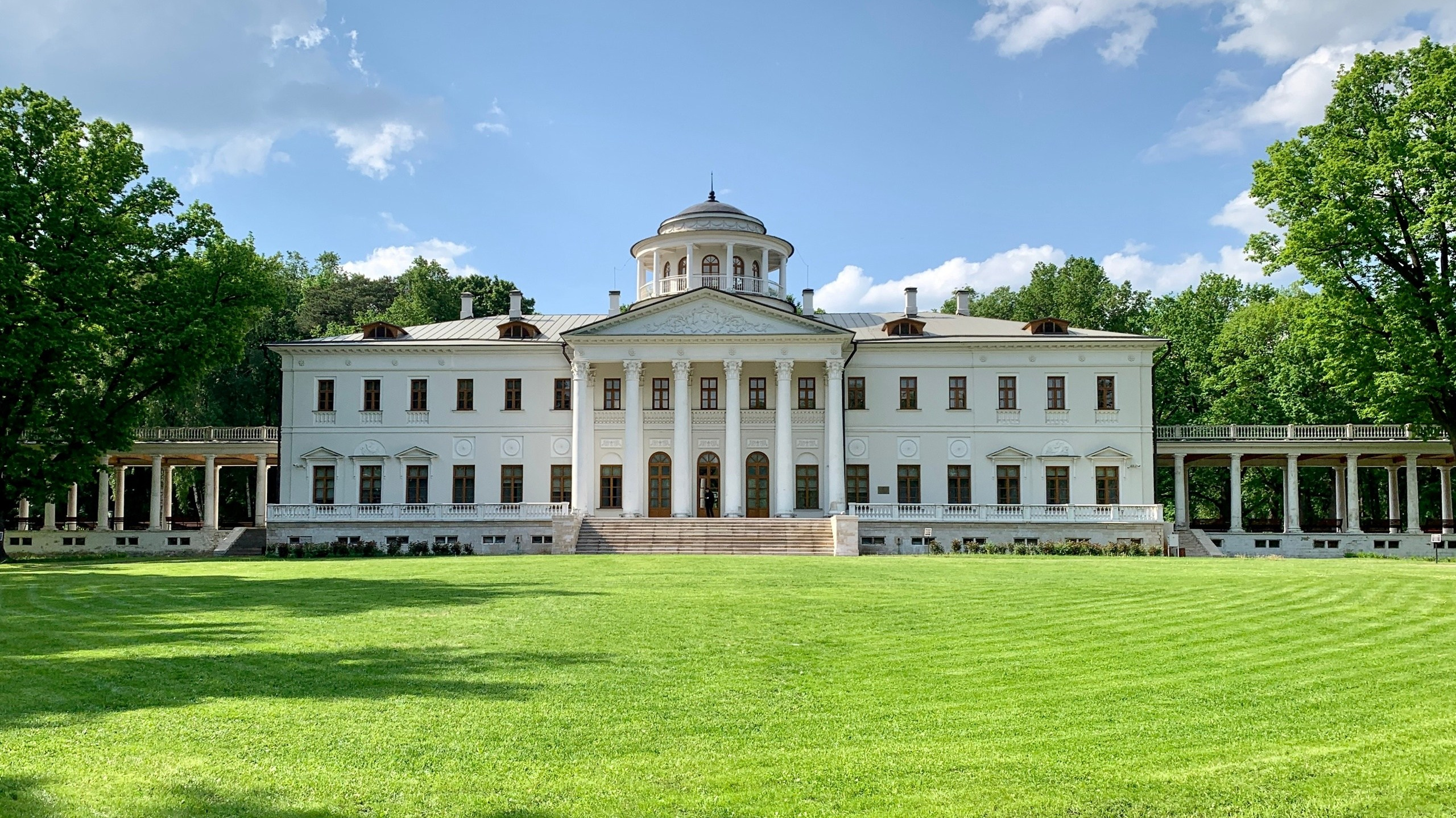 Самые красивые особняки Москвы для выездной регистрации. Бизнес и контент фотограф — Михаил Данилов | Москва, Видное, Домодедово