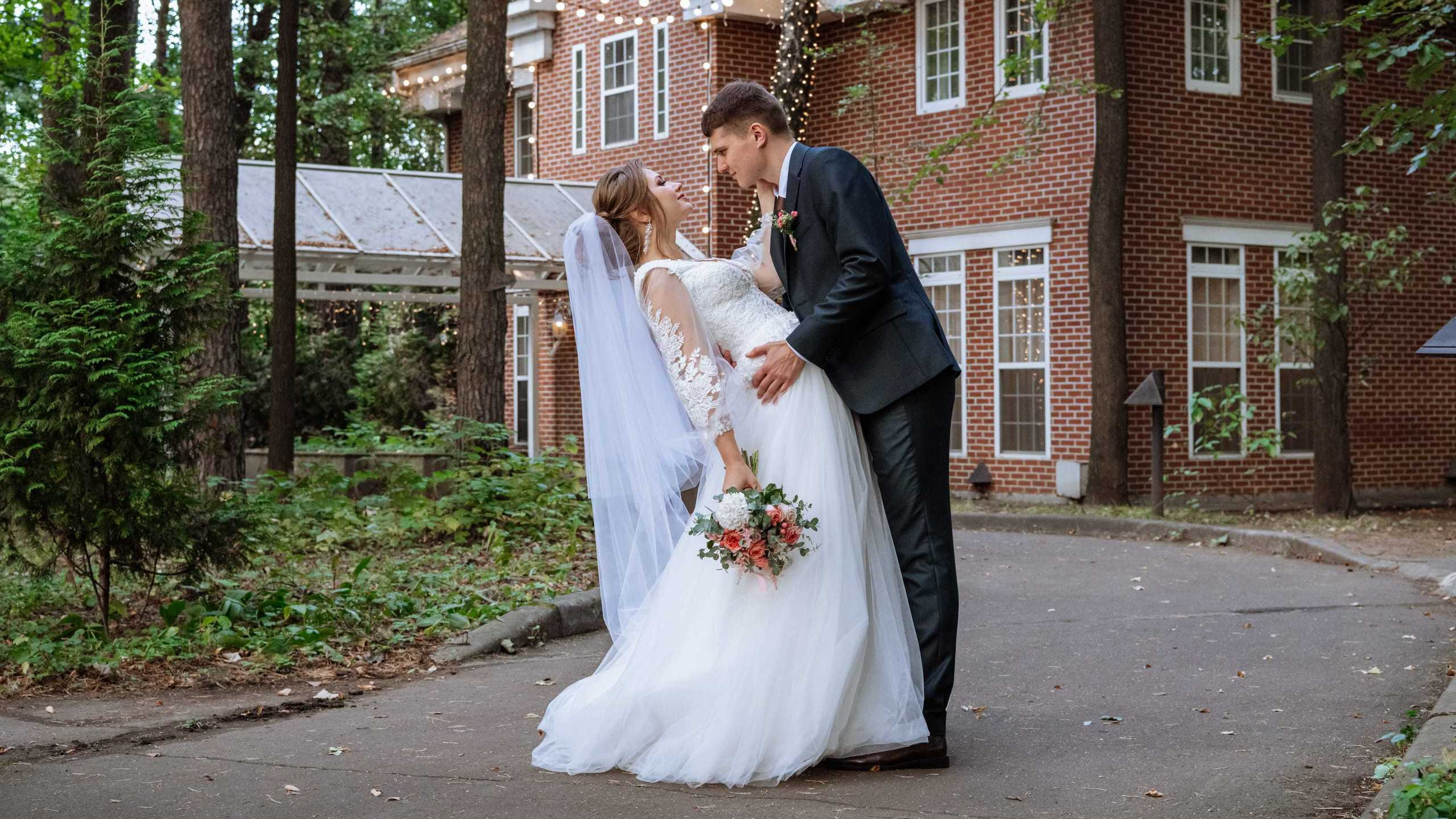 Свадебная фотосессия на банкетной площадке «Лесной берег» Олеси и Алек. Бизнес фотограф в Москве Алексей Кознев