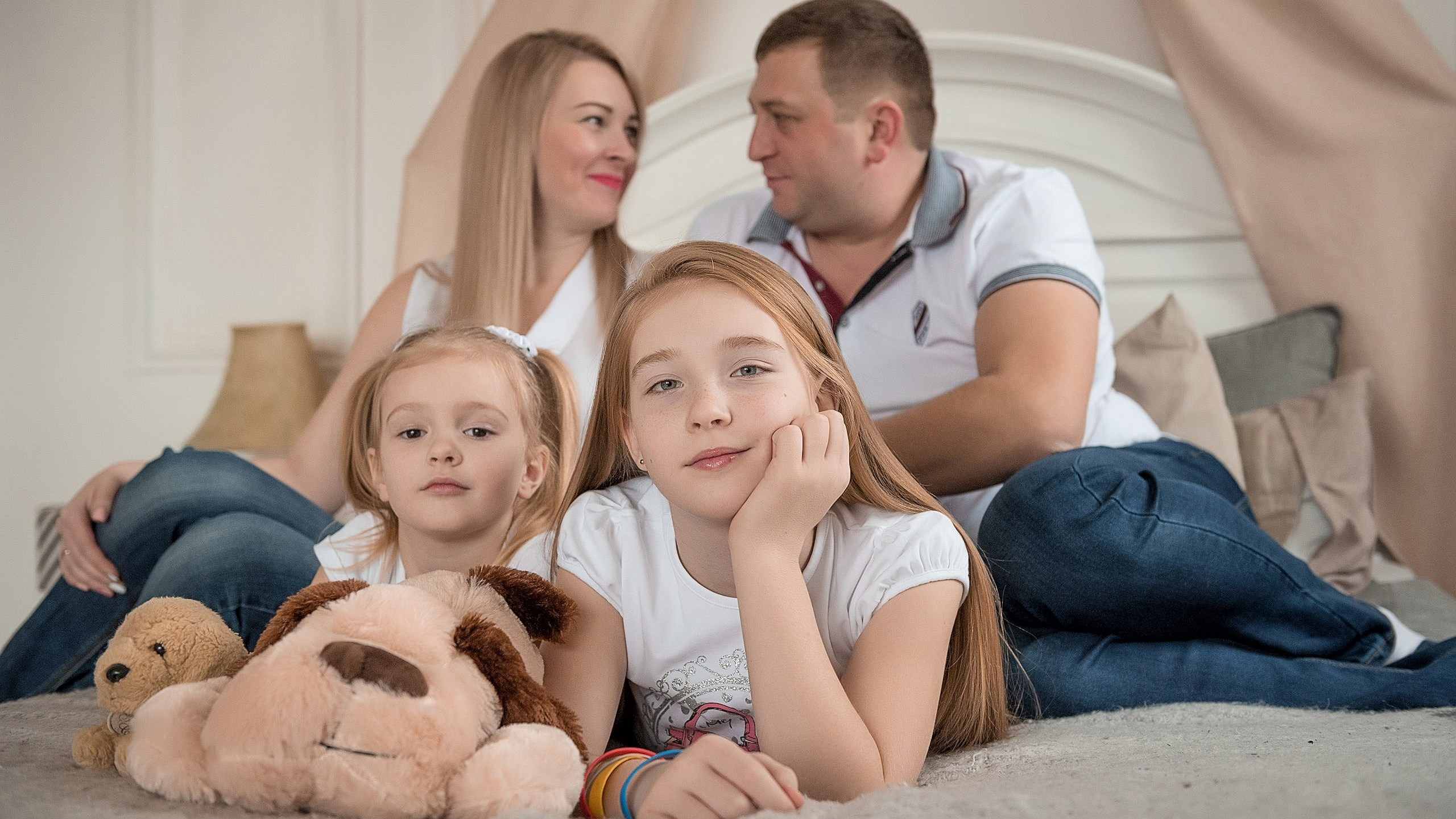 Семейная фотосессии в студии в Ростове на Дону: запечатлейте моменты счастья!