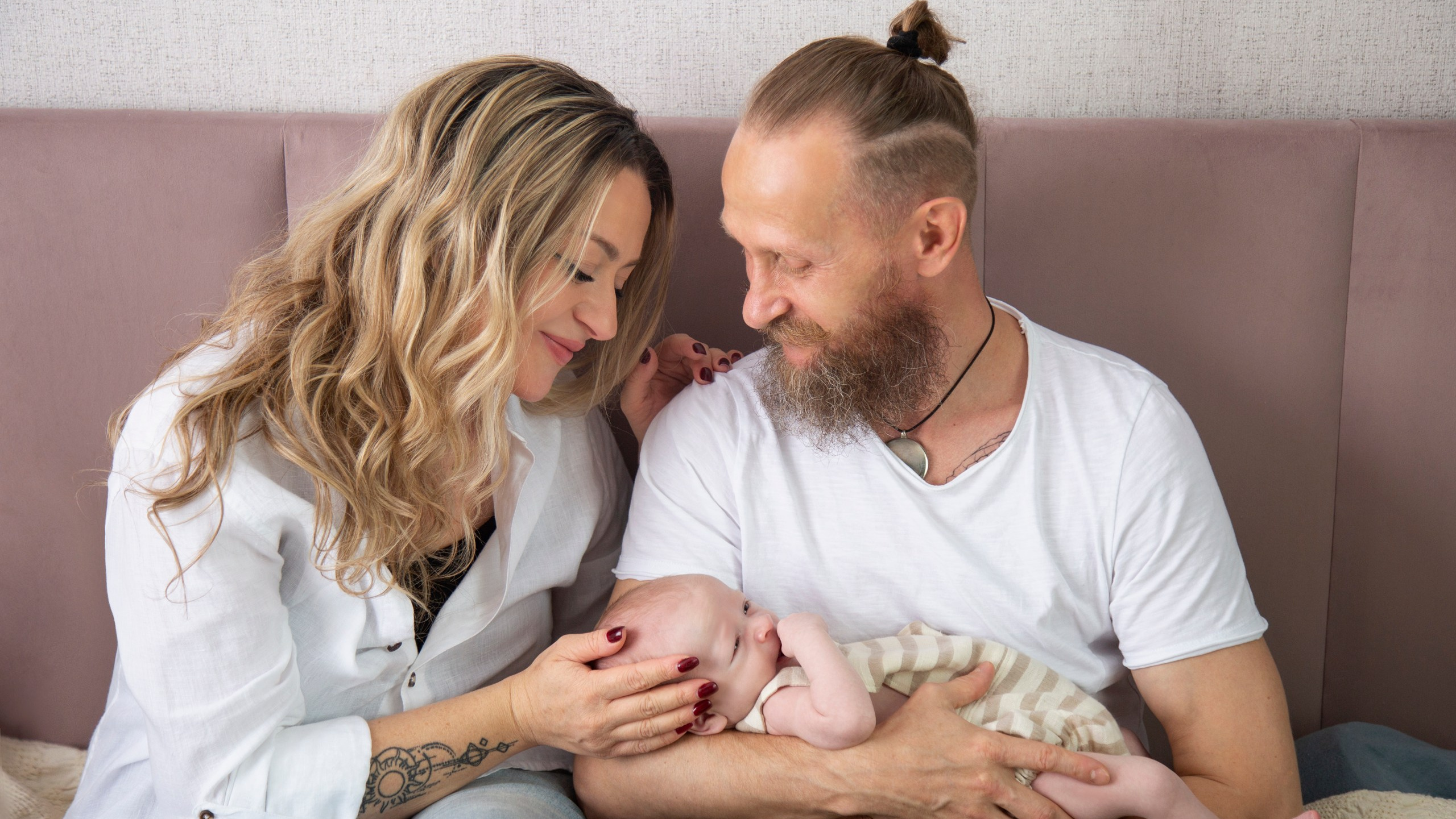 Фотосессия новорожденного мальчика в Москве. Фотосессия в студии в Москве от профессионального фотографа услуги по доступным ценам