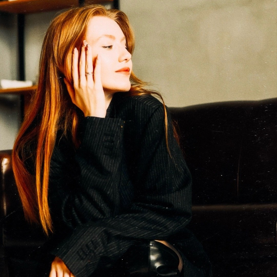 Контакты. Фотограф Кострома Алёна Соловьёва