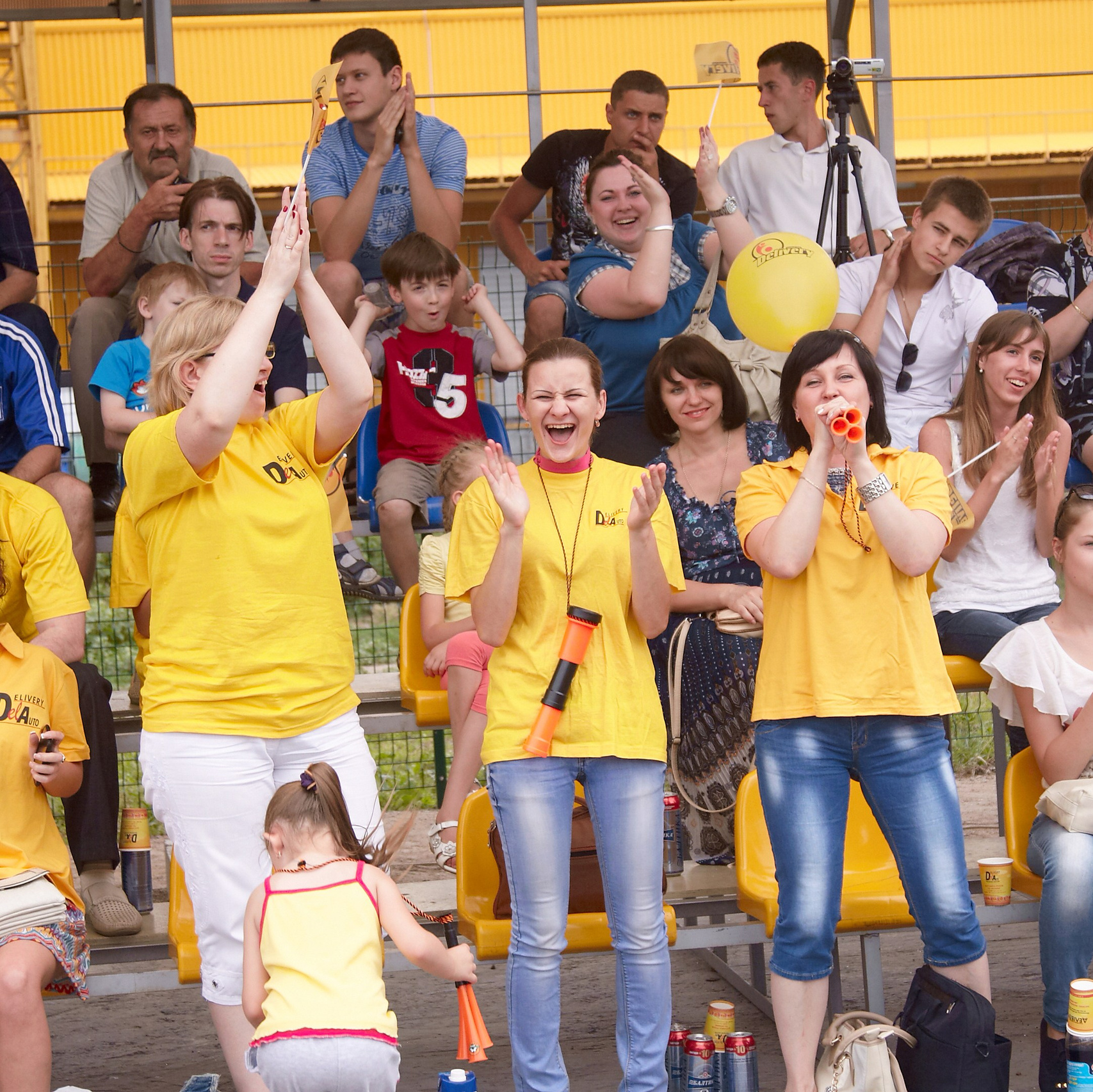 Командный футбольный матч тимбилдинга: азарт, поддержка и спортивный дух коллектива