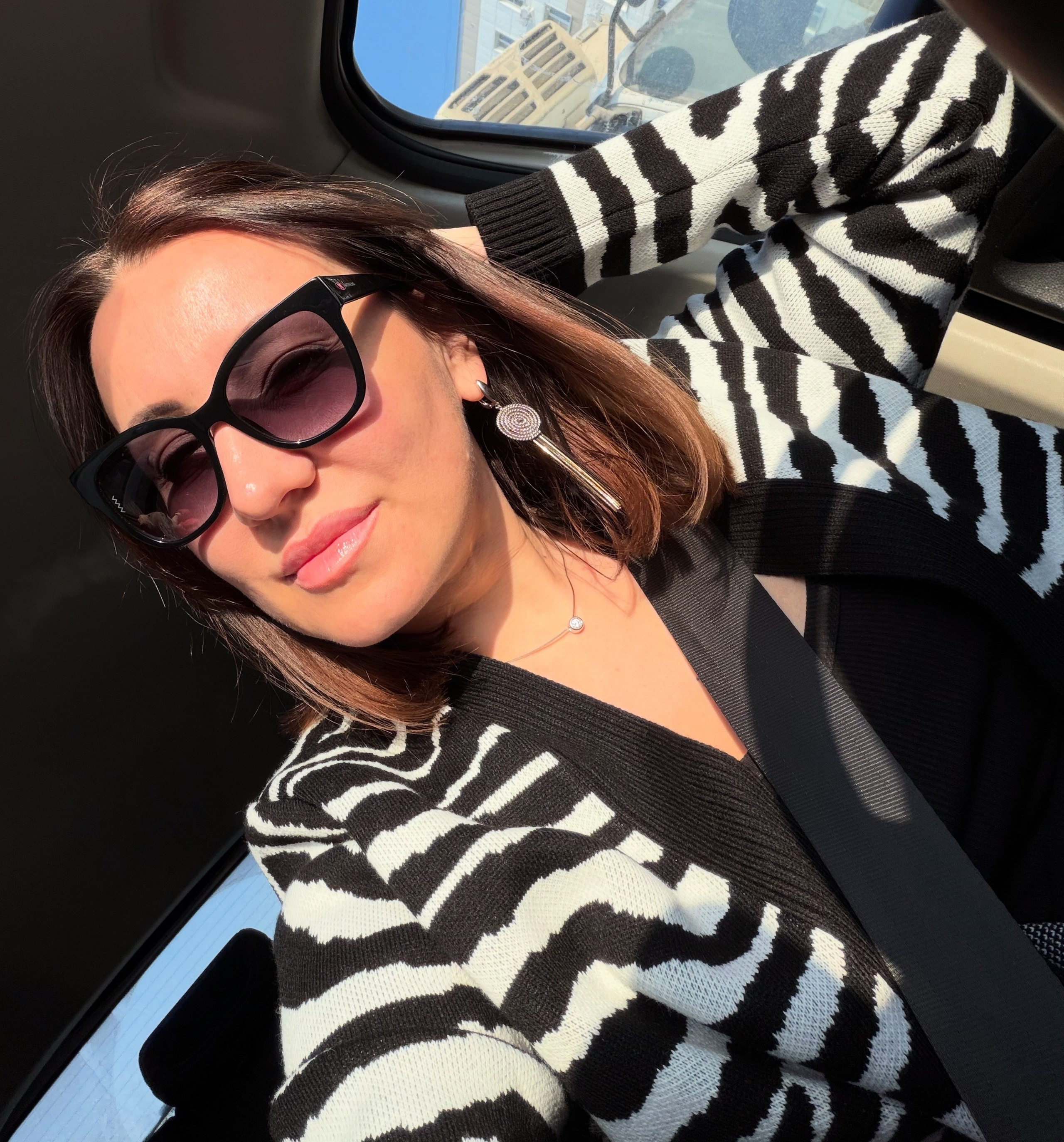 Контакты. «Roots» полный цикл производства мебели и интерьерных решений