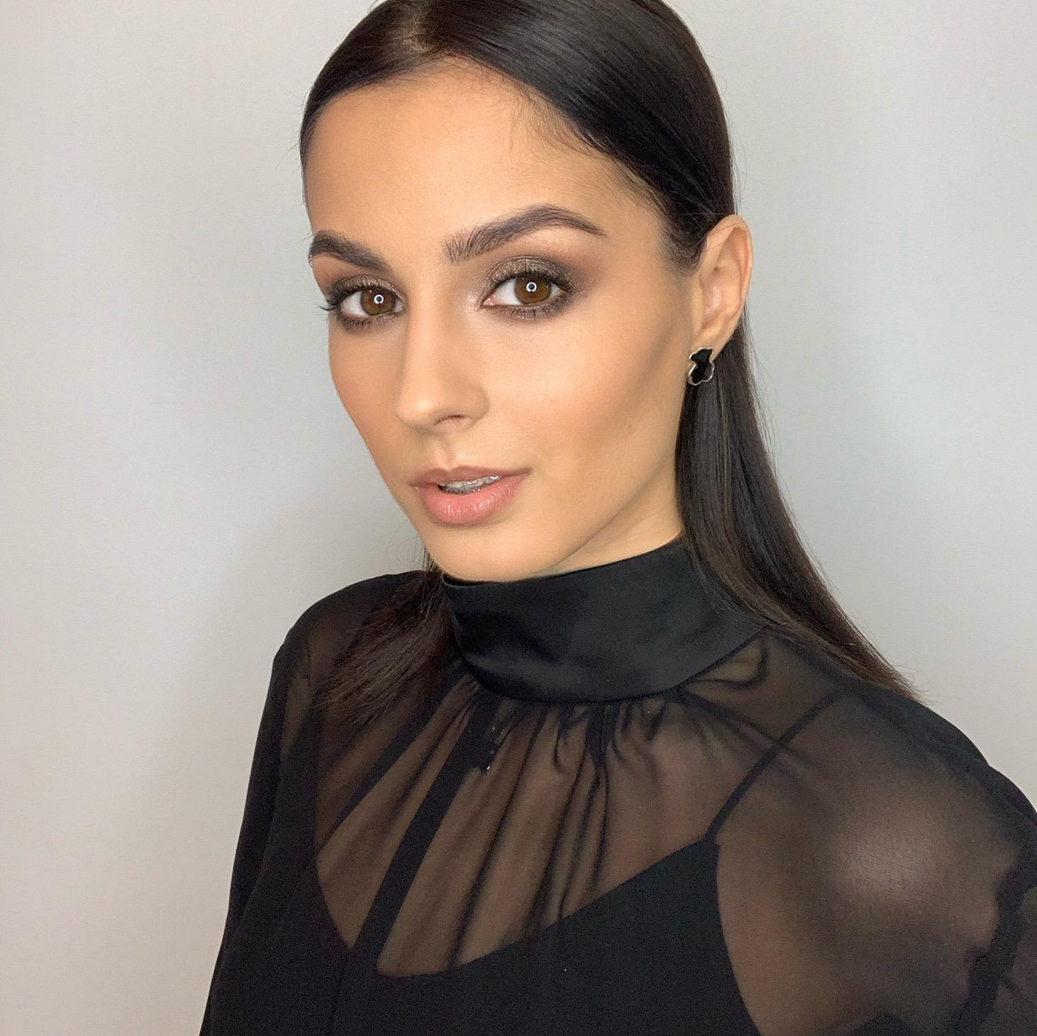 Птичка на проводе кто она?. «Птичка на проводе»: информационный портал в Москве