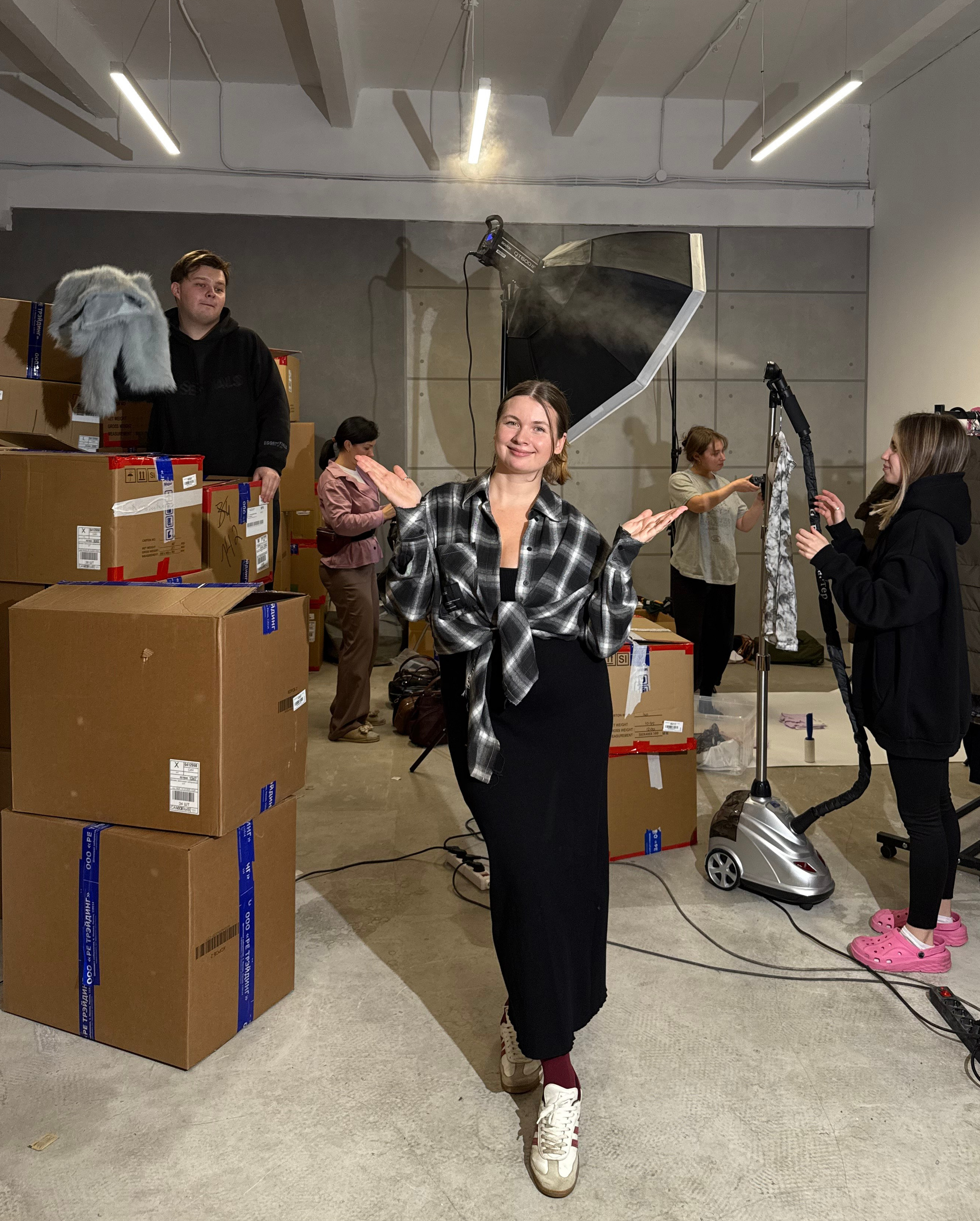 ОБО МНЕ. Фотосъемки одежды и аксессуаров для Wildberries, Ozon