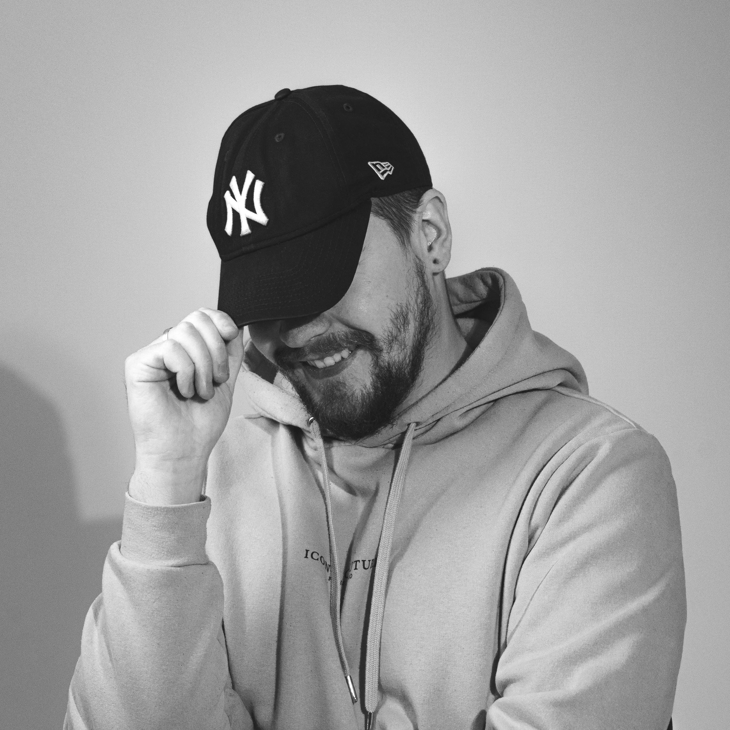 Контакты. Фотограф Алексей Гарьковенко