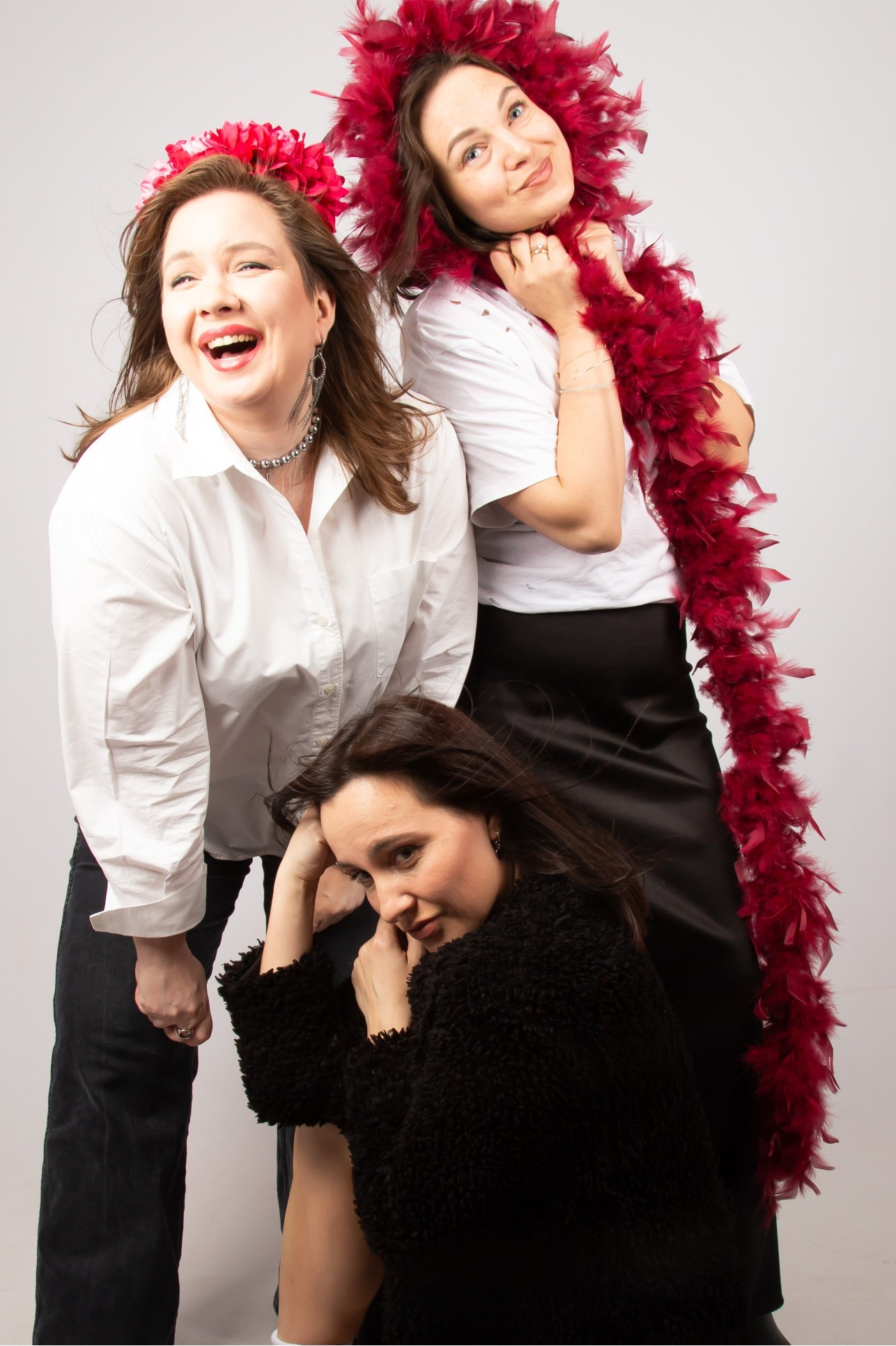 Фотосессия без фотографа в фотостудии автопортрета Double-you в ТРЦ Агора, Сургут. Управляйте моментом с пультом, смотрясь в зеркало