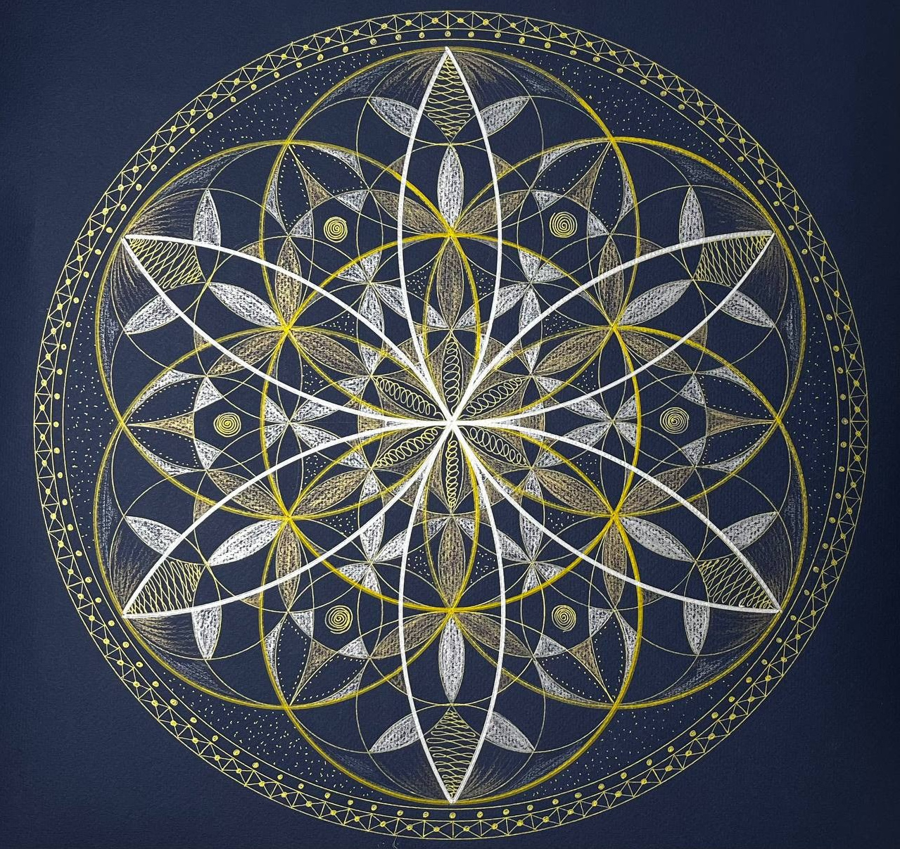 Arisa — сакральные картины Мироздания