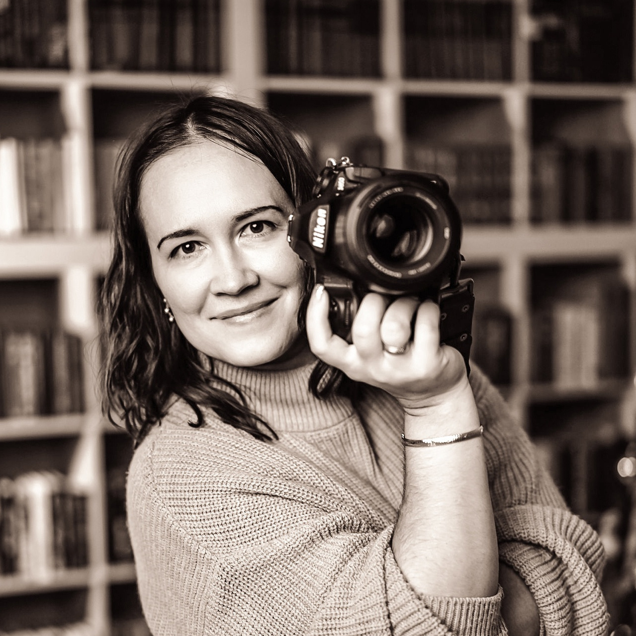 Контакты. Женский, семейный и контент-фотограф в Оренбурге Анна Соловых