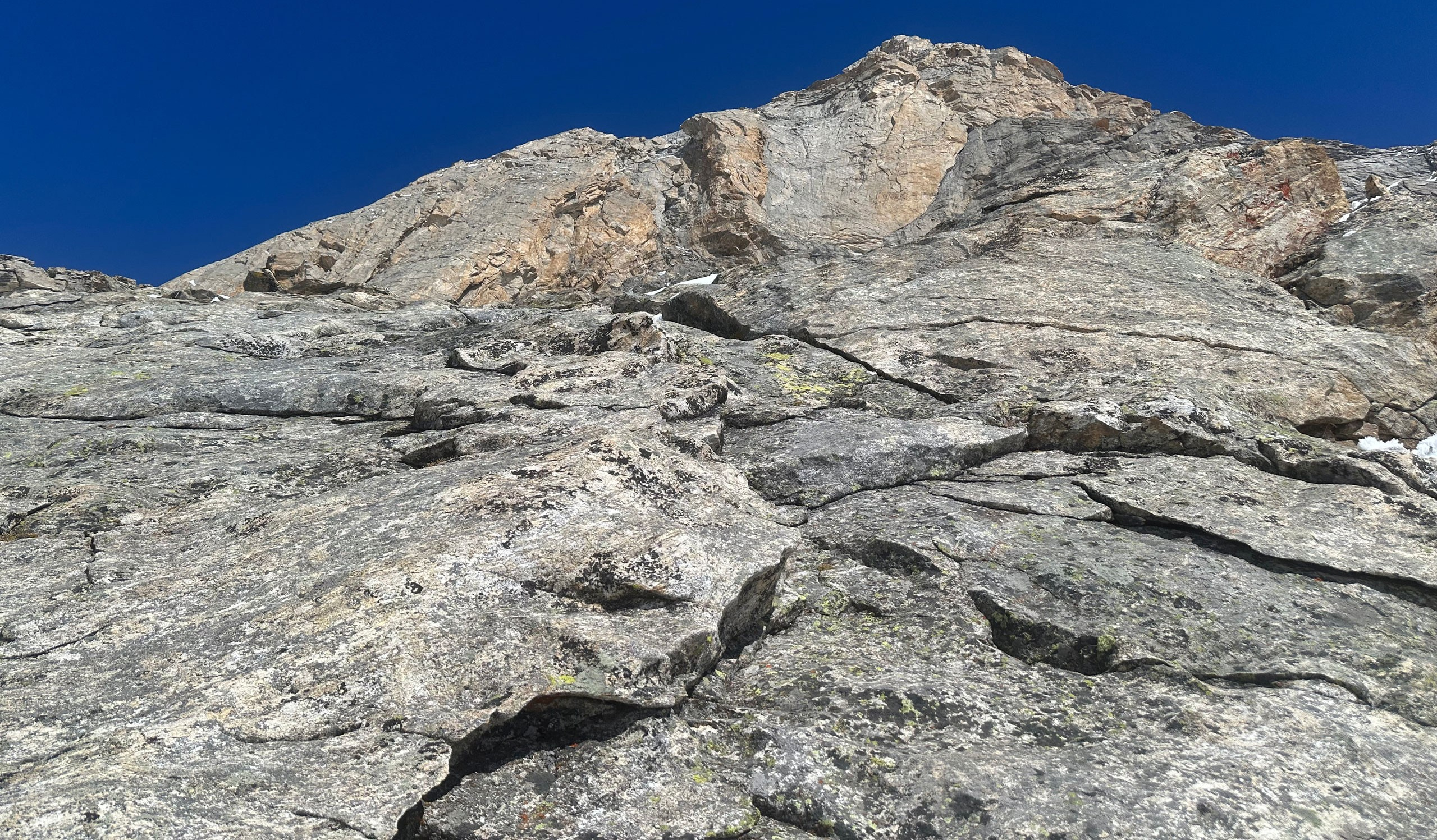 Номинанты 2025: Первопрохождение на пик Iris в долине Мияр в Индийских Гималаях маршрут «Карма». Премия Стальной Ангел