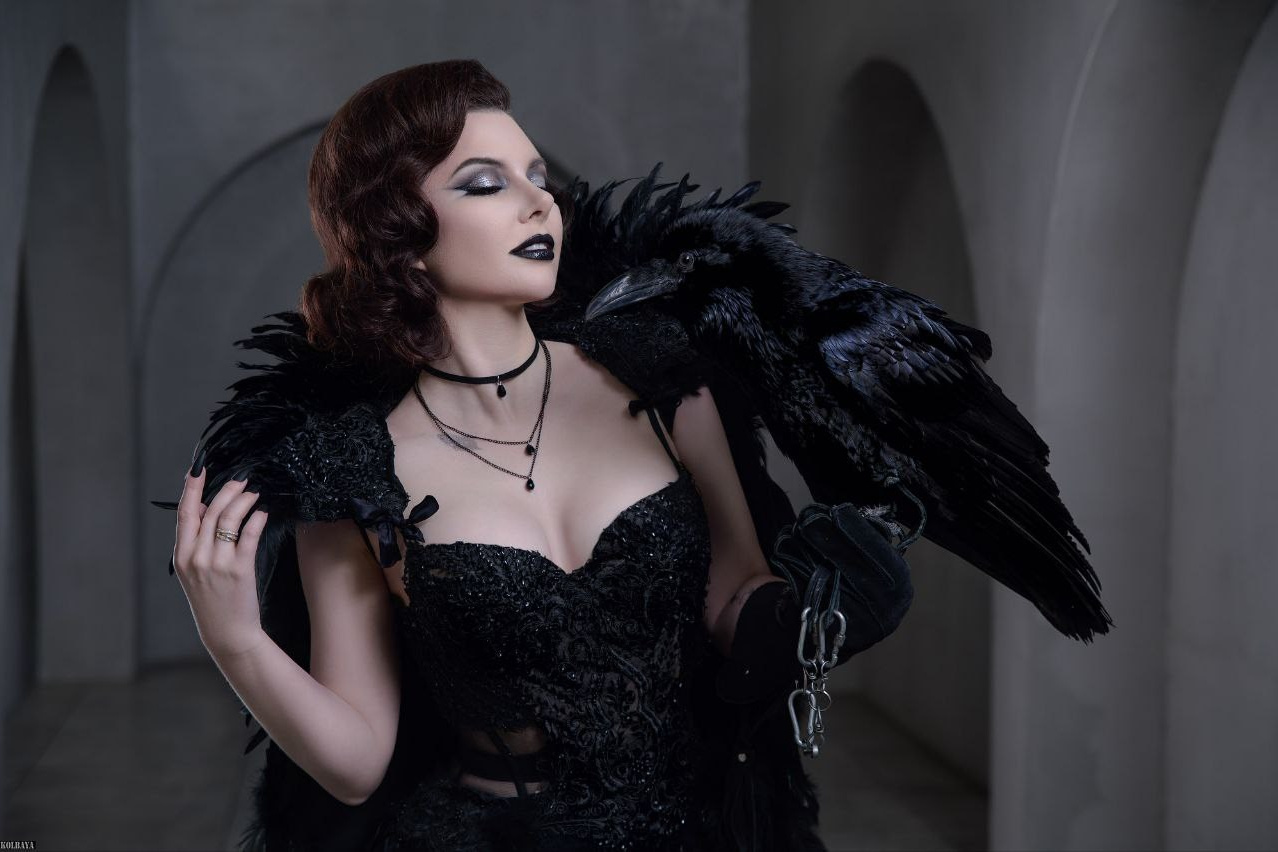 Фото и видеосъемка с черным вороном в Москве