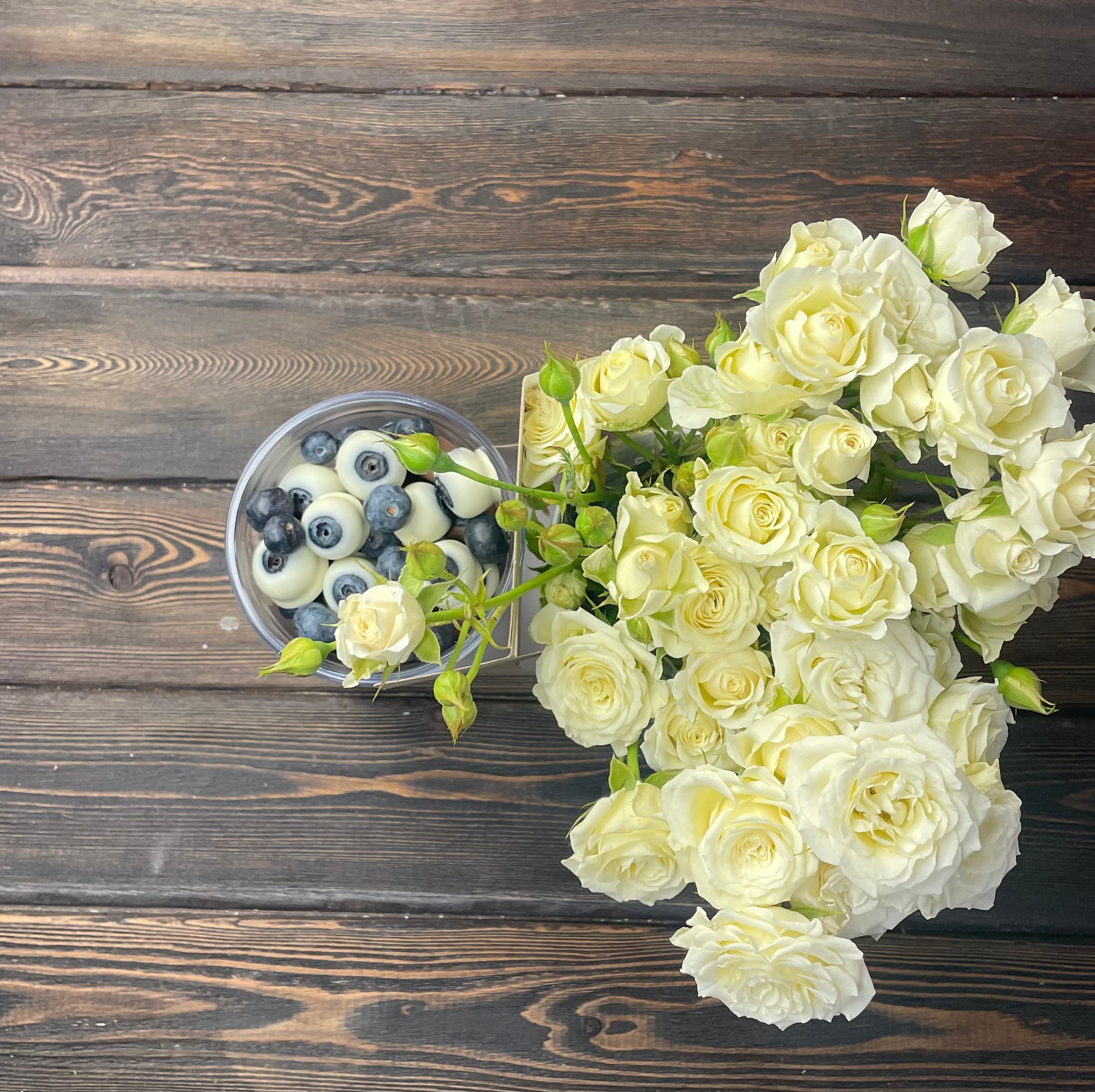 Цветы. Клубника в шоколаде в Сургуте