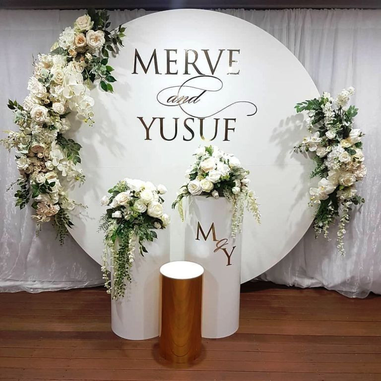 Свадебная фотозона. Студия праздничного декора