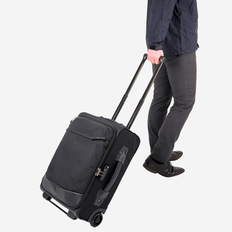 Высокоэффективная сумка для переноски «GW-PRO Airport Roller». Фотограф — видеограф в Москве Дмитрий Менделеев