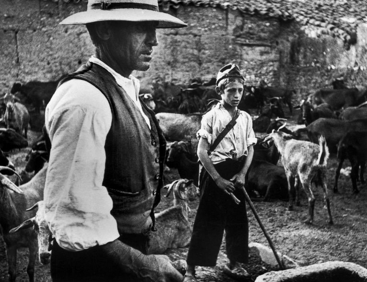 W. Eugene Smith. Выпускные альбомы, фотограф Денис Зимин в городе Ростове-на-Дону