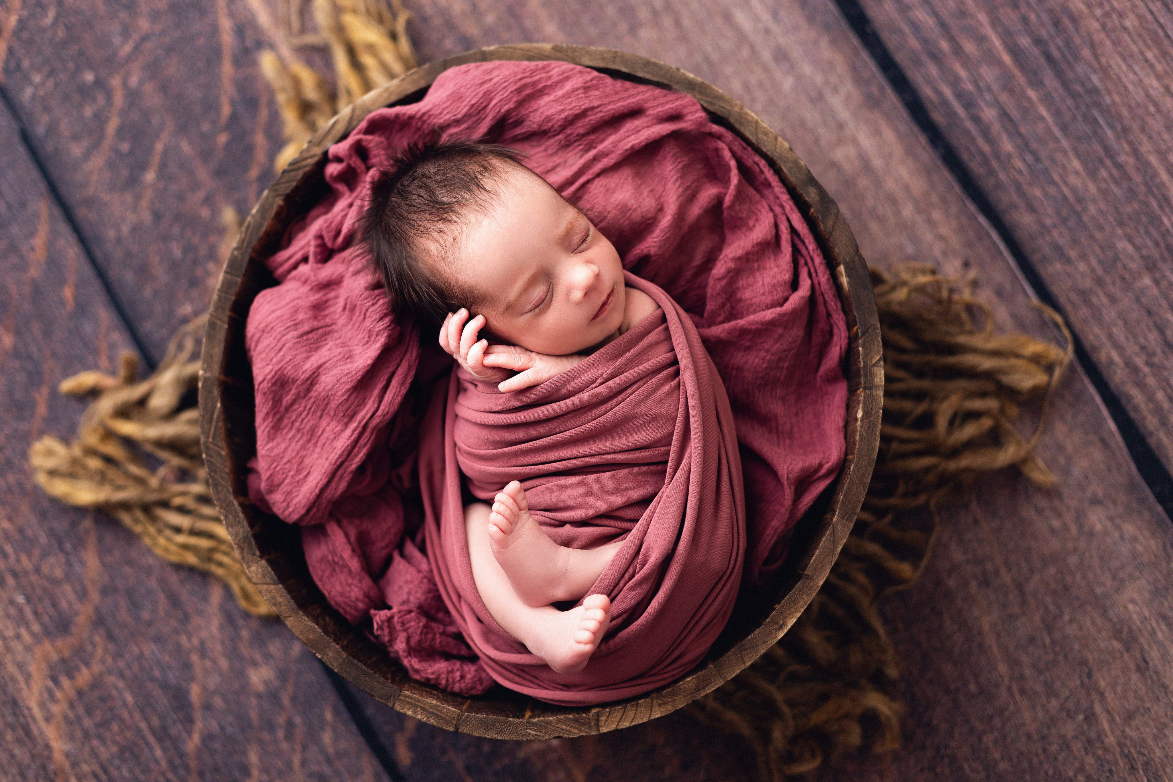 Фотосессия ньюборн дома. Фотограф новорожденных в г. Барнаул Ренпенинг Катерина